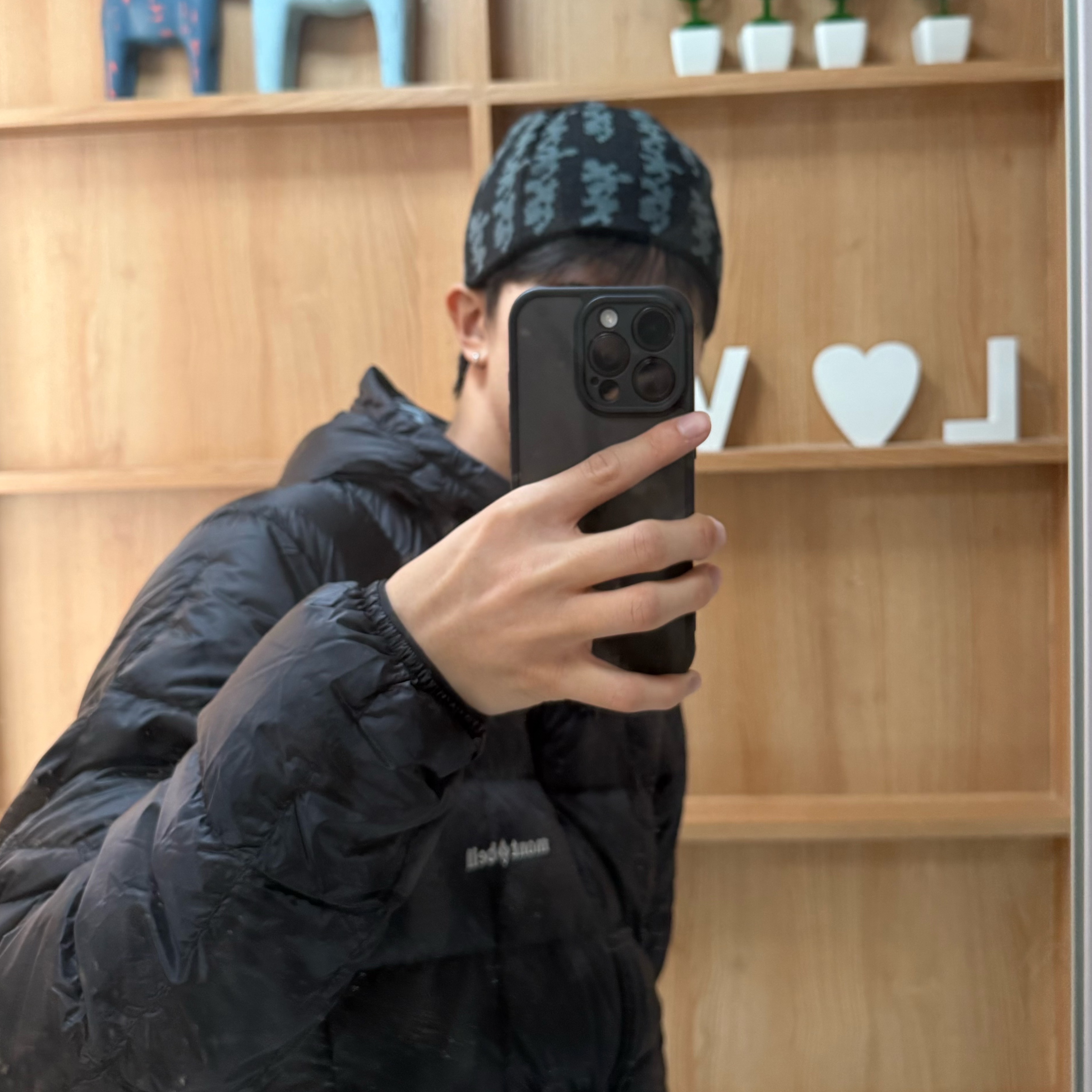 Montbell Superior Down Parka Black 착용 스타일
