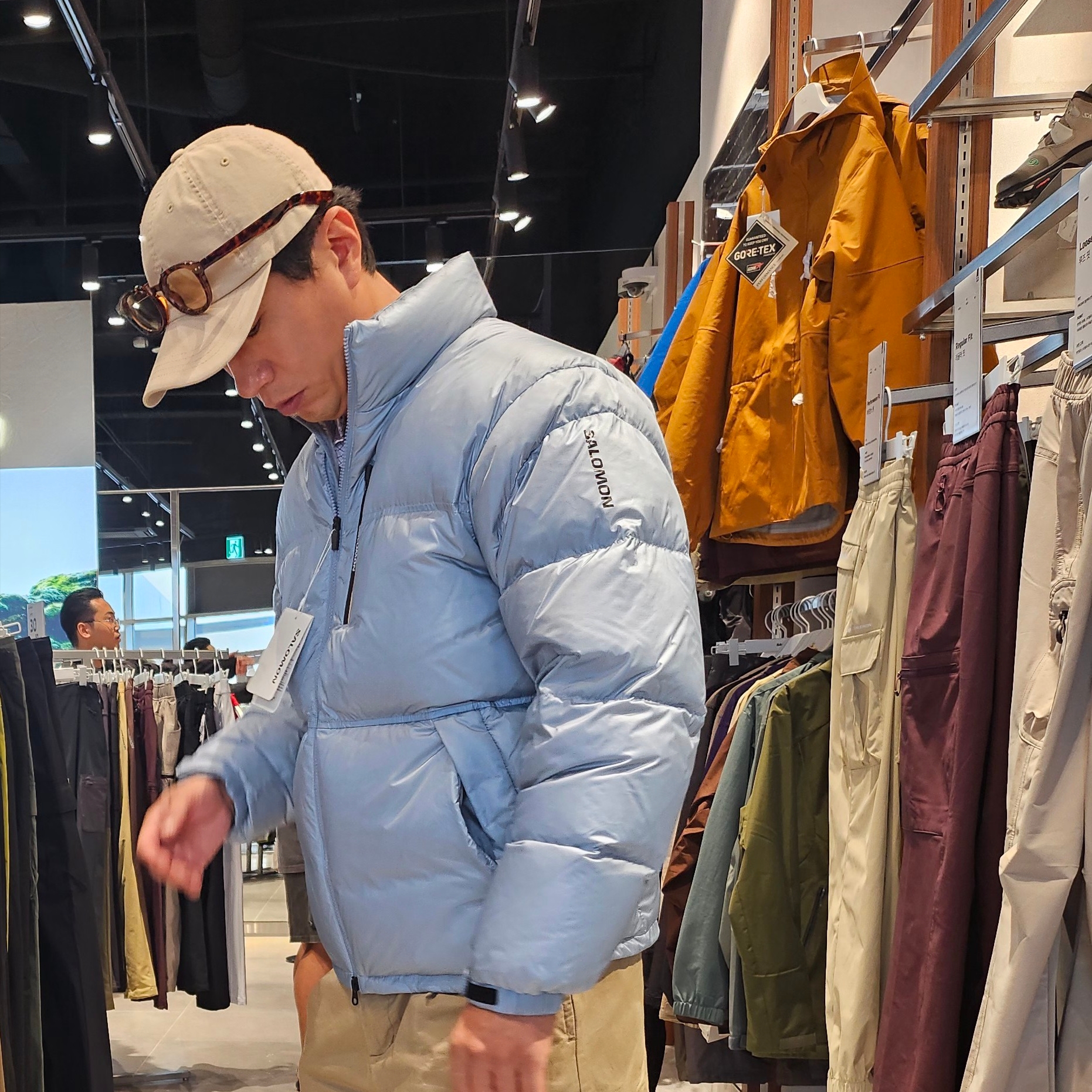 Salomon Contour Down Jacket Light Blue 착용 스타일 - 3