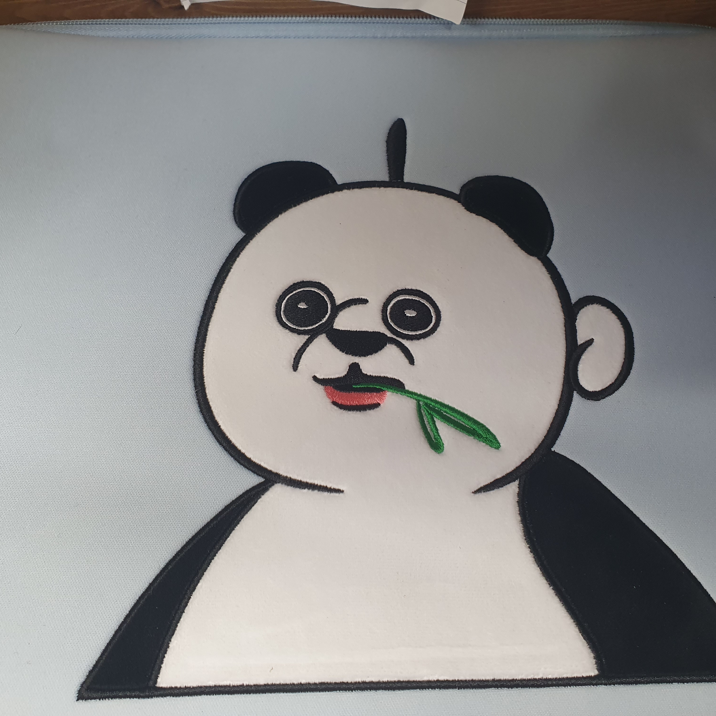 Bbangbbang Panda Laptop Pouch 착용 스타일