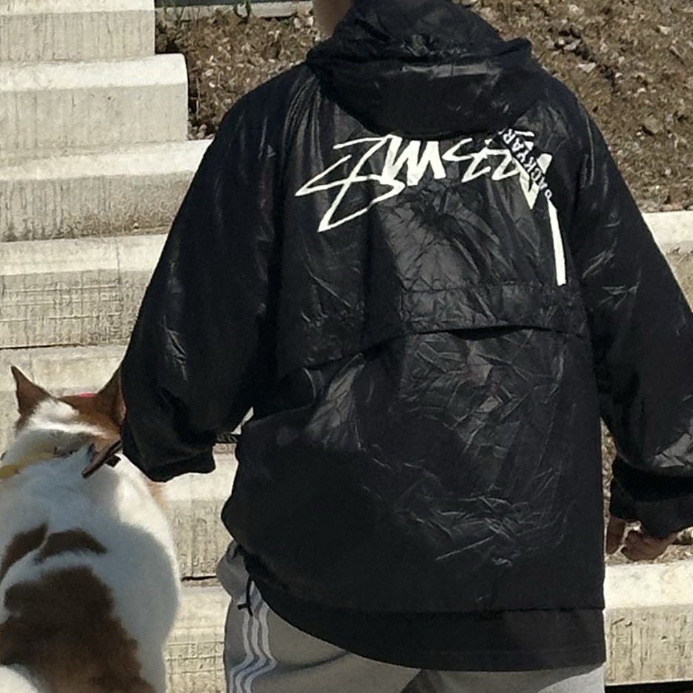 Stussy Beach Shell Wrinkled Nylon Jacket Black 착용 스타일