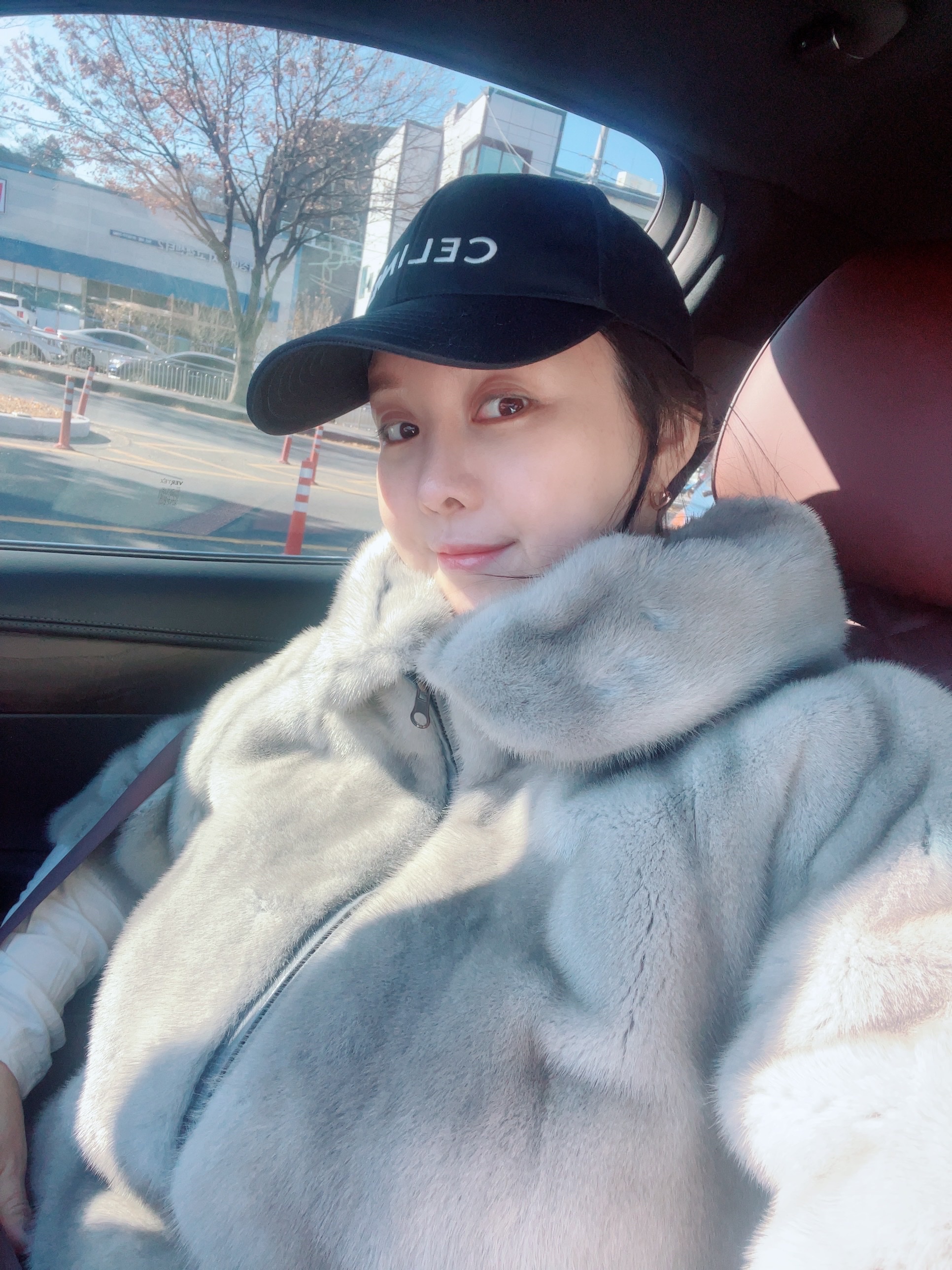 (W) Celine Baseball Cap in Cotton Black 착용 스타일