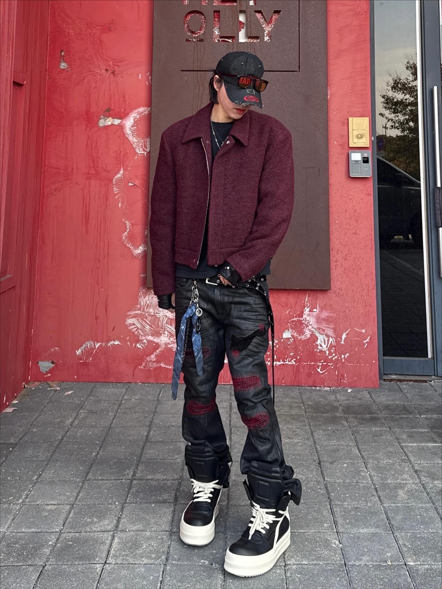 Rick Owens Hollywood Mega Bumper Geobasket in Full Grain Calf Leather Black Milk, Undermycar x Emostanceclub Emoun Destroyed Cowhide Suede Red Stitch Denim Toreador - 23FW 착용 스타일 - 2