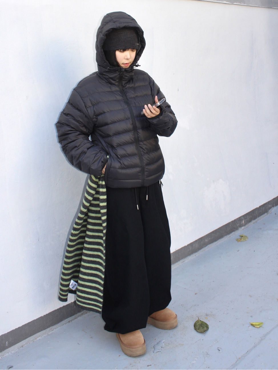 QT8 GARMENTS Duck Down Lightweight Jacket Black 착용 스타일 - 1