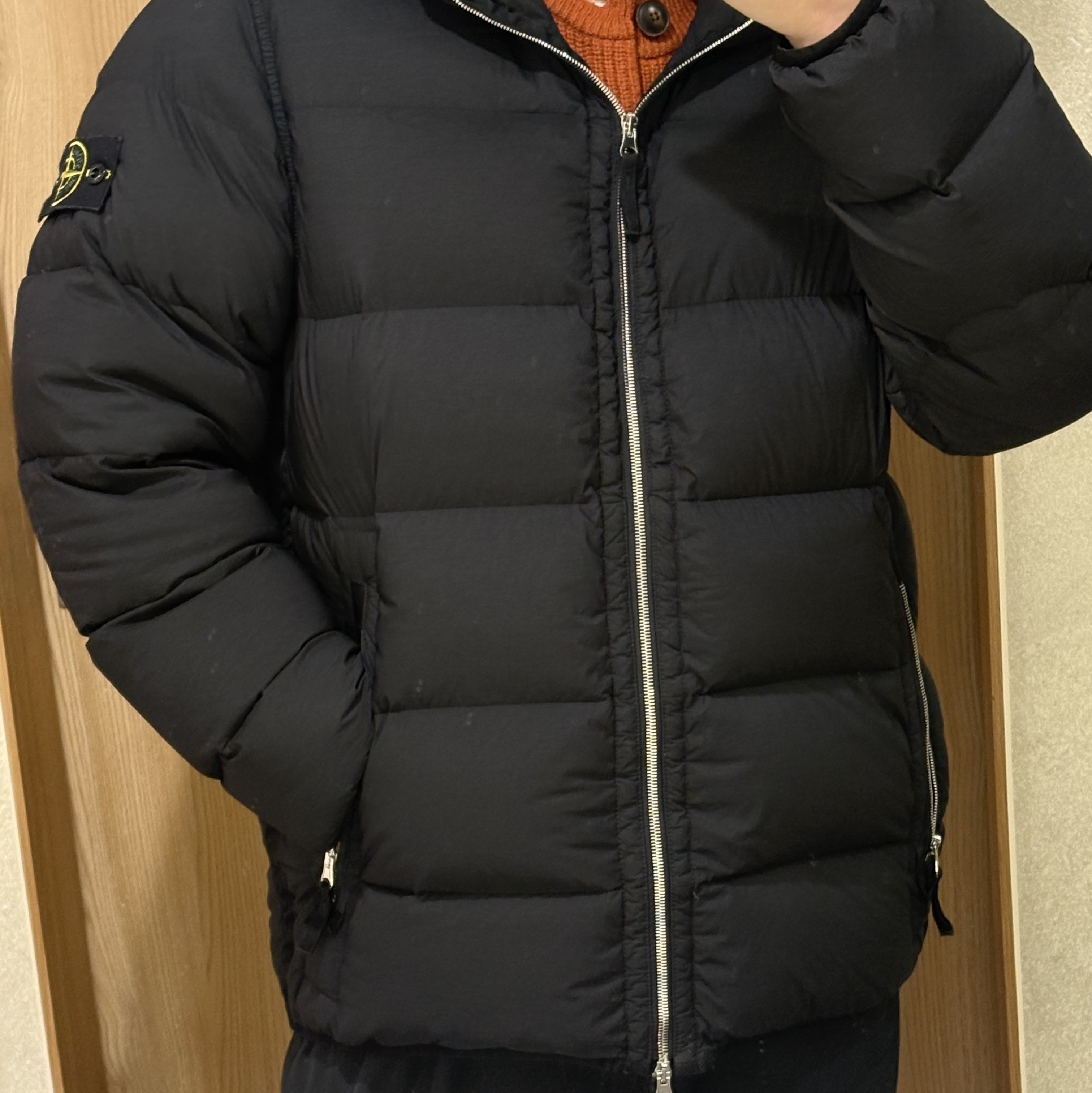 Stone Island 43728 Seamless Tunnel Nylon Down-TC Jacket Black - 23FW 착용 스타일