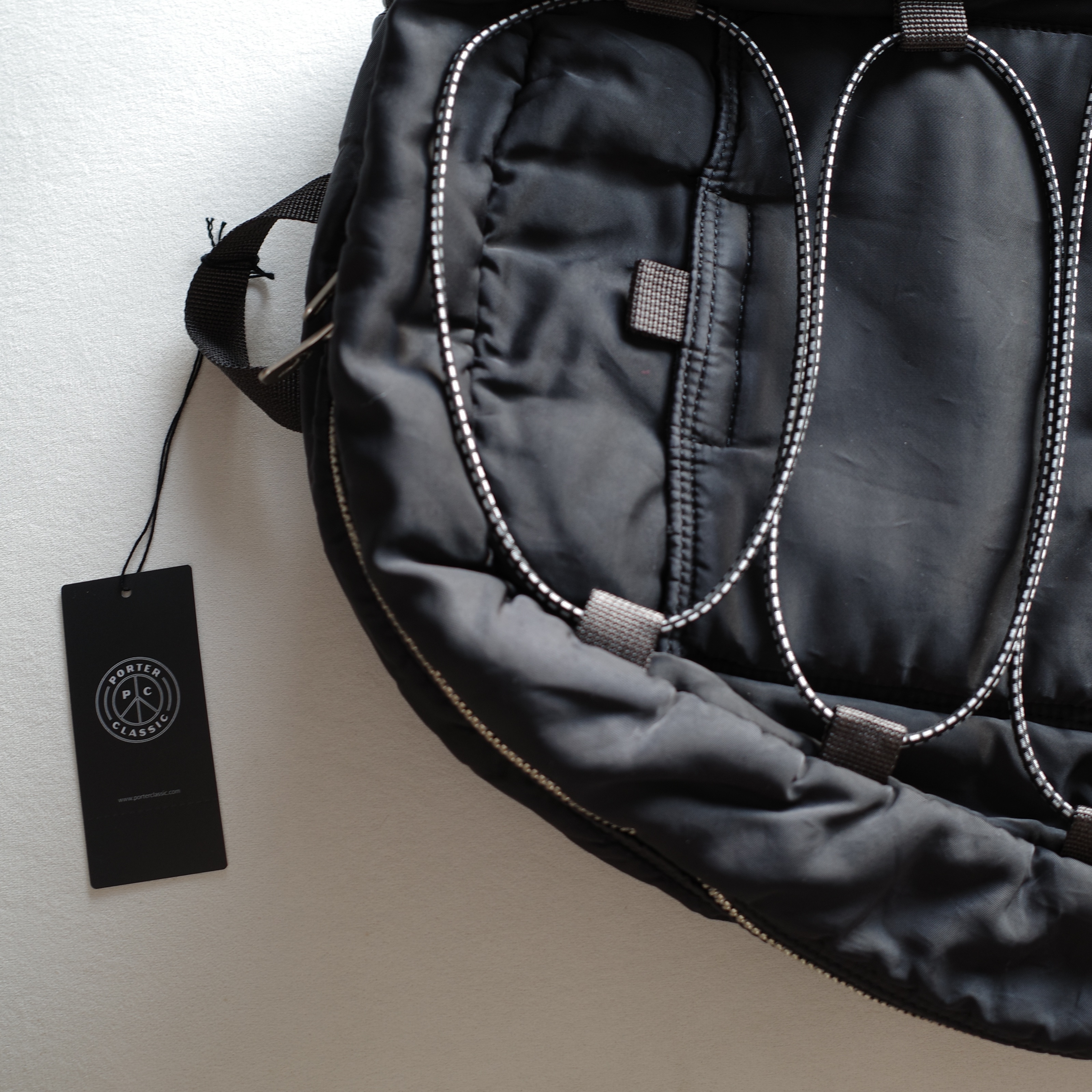 Porter Classic Super Nylon Day Pack L Black 착용 스타일 - 1