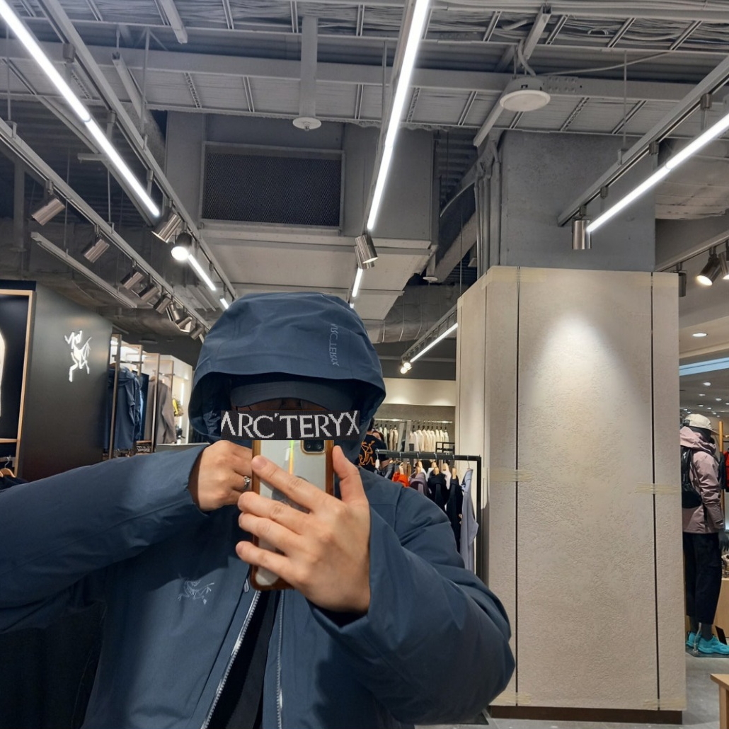 Arc'teryx Ralle Down Parka Dk Stratus 착용 스타일