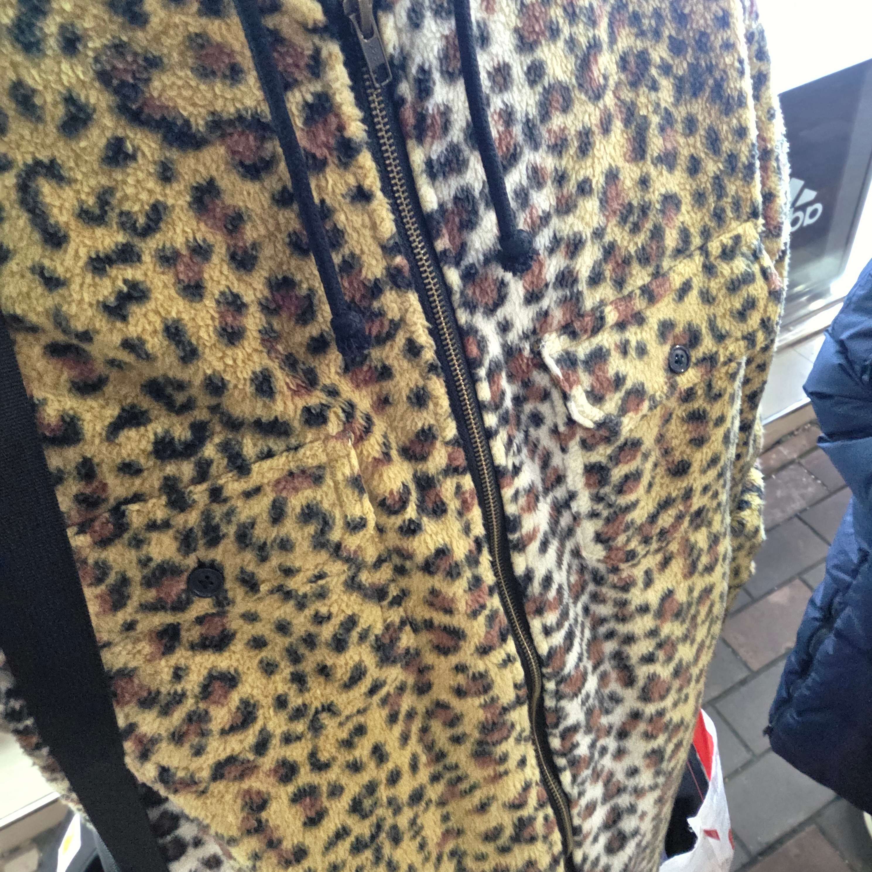 Supreme Fleece Zip Up Hooded Shirt Brown Leopard - 23FW, Nike x Travis Scott SB Dunk Low 착용 스타일 - 3