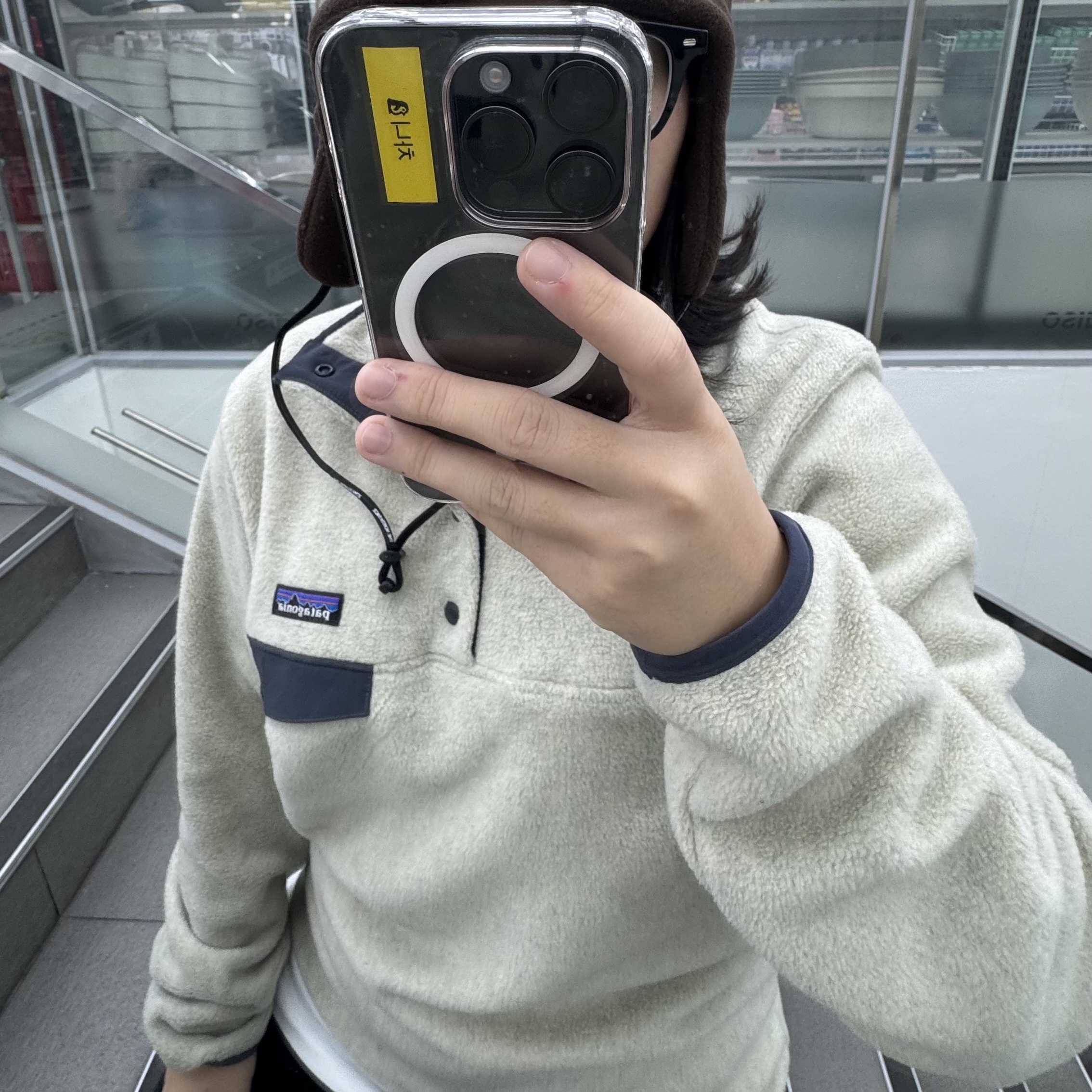 Patagonia Lightweight Synchilla Snap-T Fleece Pullover Oatmeal Heather/Smolder Blue/New Navy 착용 스타일