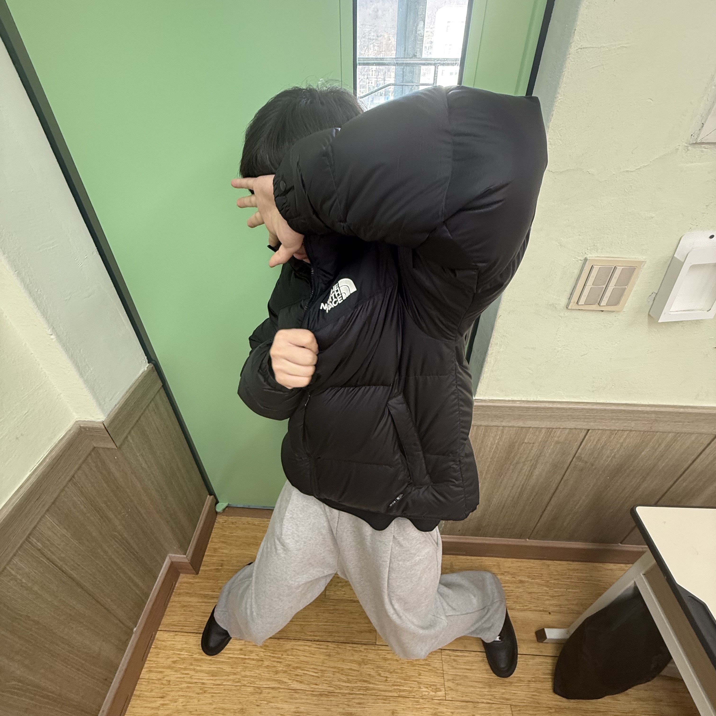 The North Face 1996 Eco Nuptse Jacket Black 착용 스타일