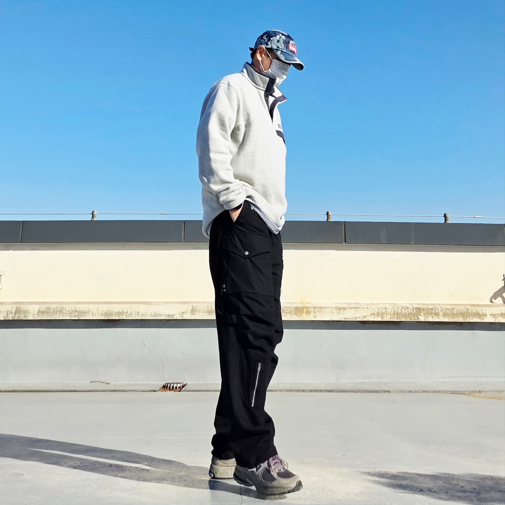 Patagonia Synchilla Snap-T Fleece Pullover Oatmeal Heather, Flavorism Ripstop Parachute Cargo Pants Black 착용 스타일 - 2