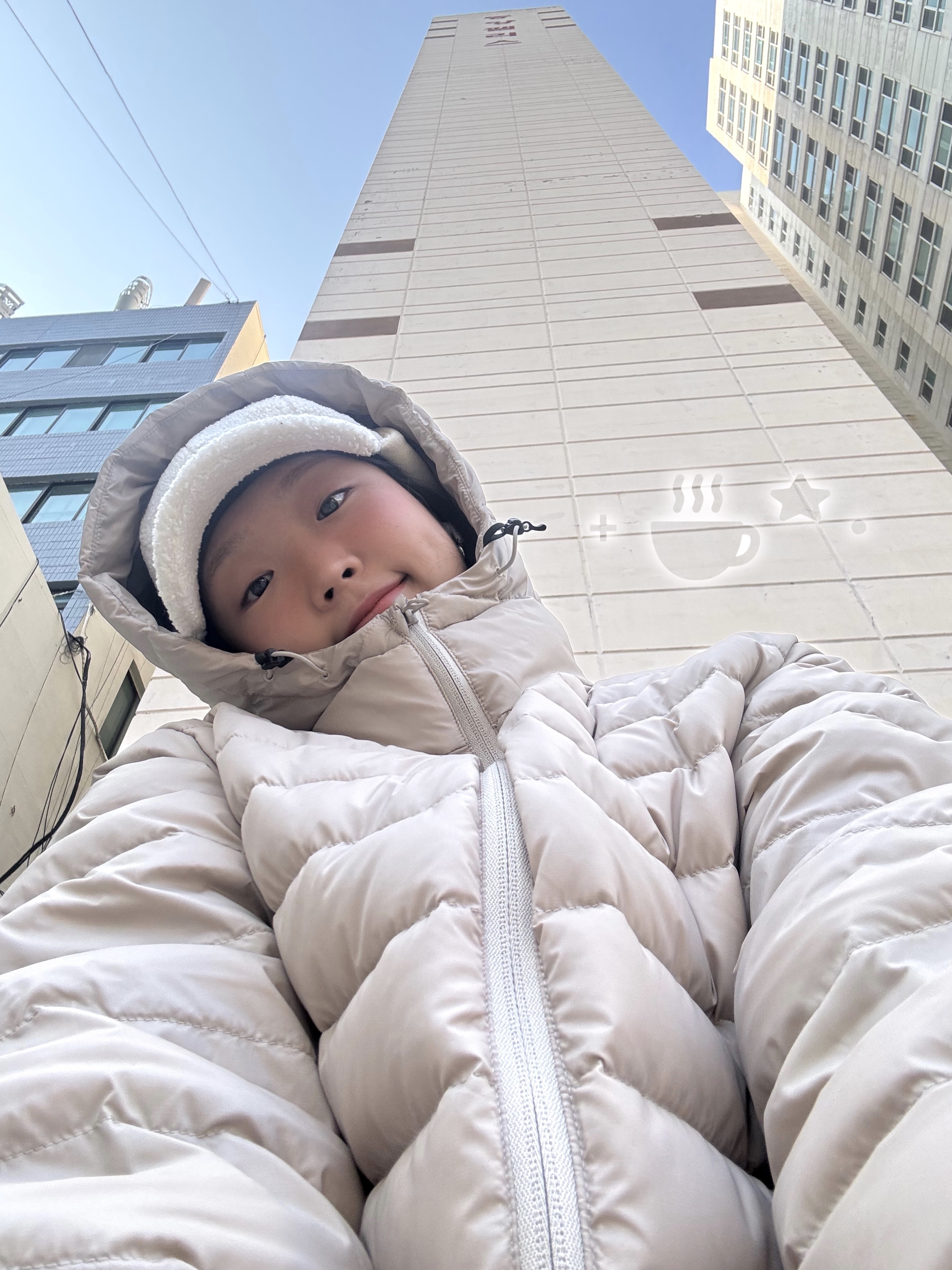 QT8 GARMENTS Duck Down Lightweight Jacket Light Beige 착용 스타일 - 4