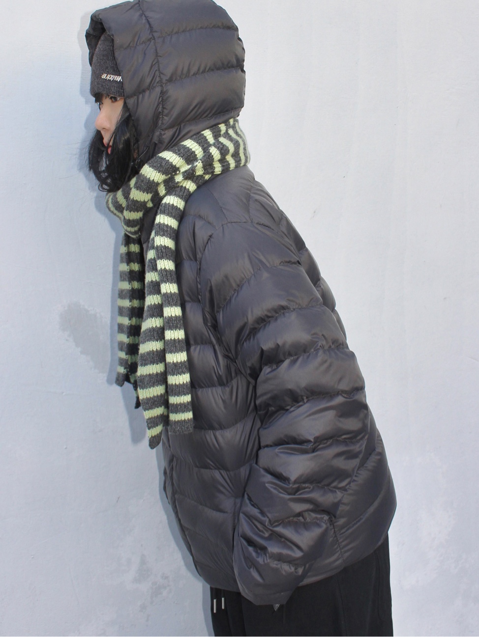QT8 GARMENTS Duck Down Lightweight Jacket Black 착용 스타일 - 2