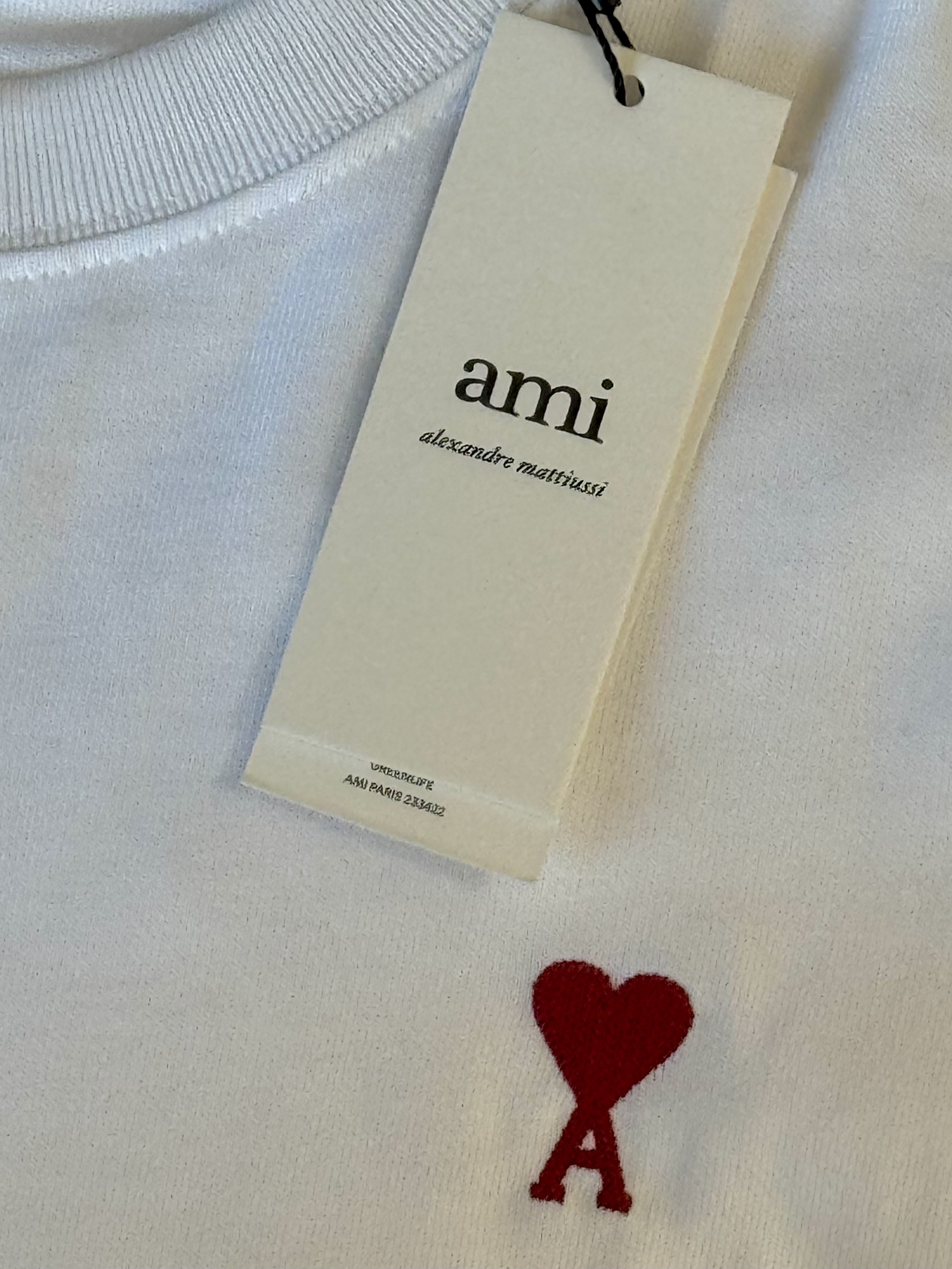 AMI de Coeur Long Sleeves T-Shirt White, AMI de Coeur Long Sleeves T-Shirt Black 착용 스타일 - 2