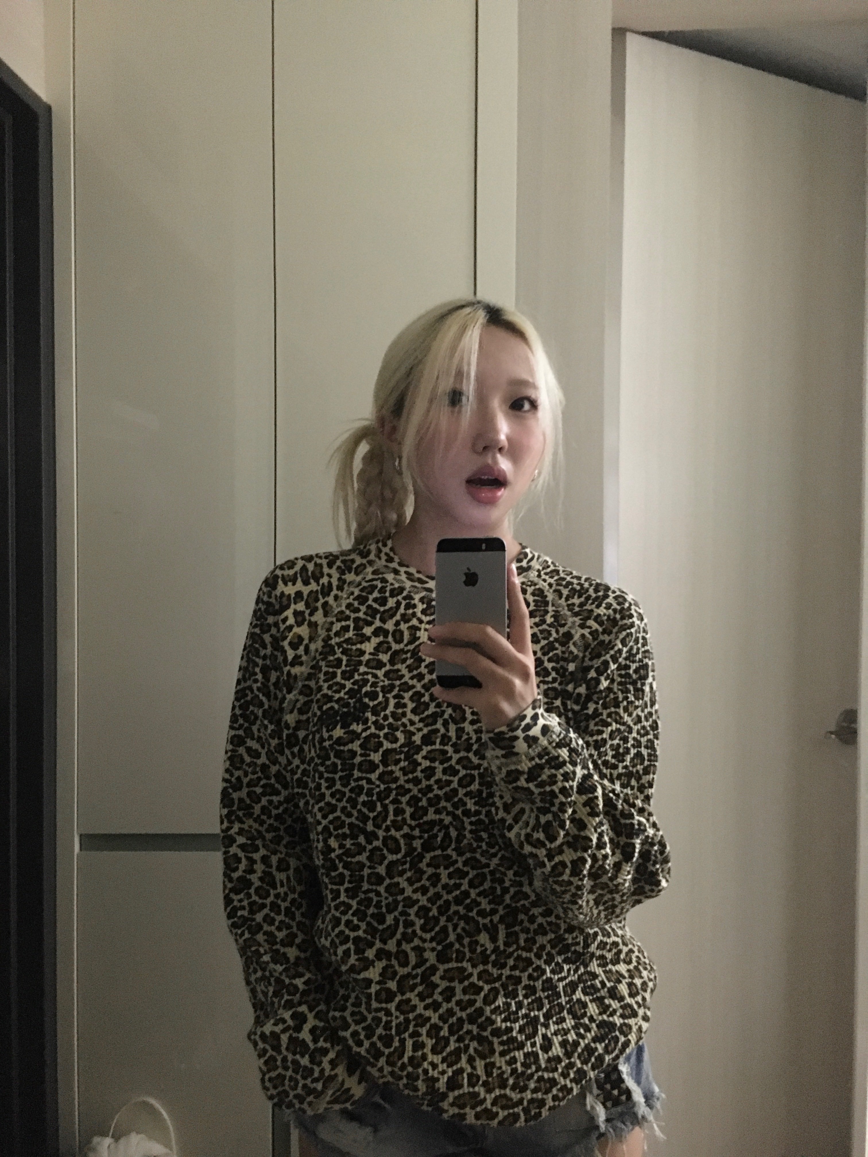 Stussy Basic Thermal Leopard 착용 스타일 - 2