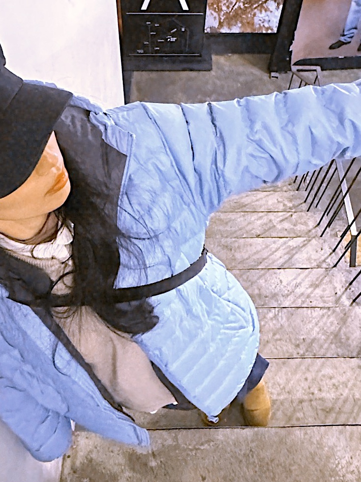 QT8 GARMENTS Duck Down Lightweight Jacket Sky Blue 착용 스타일 - 2