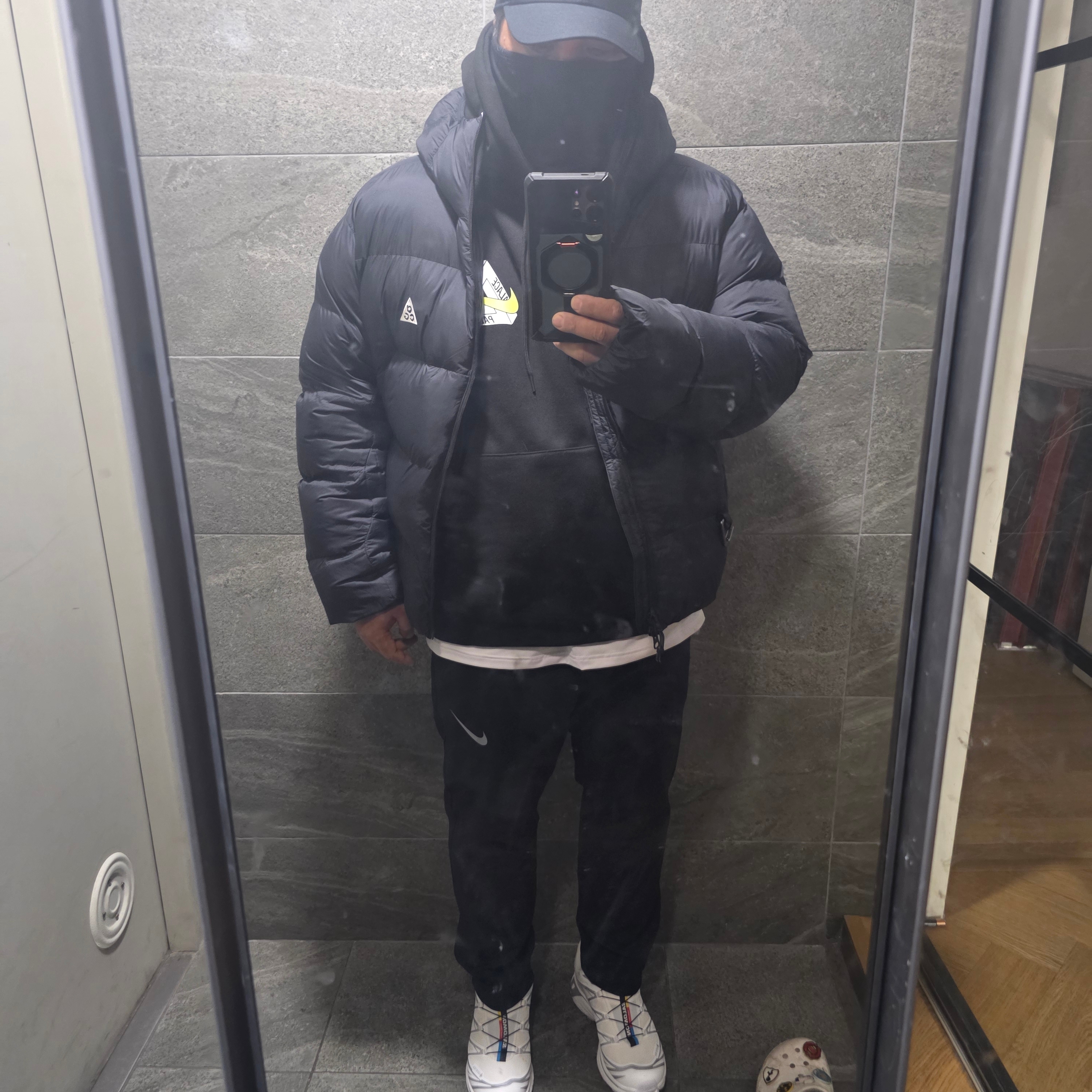 Nike ACG Therma-Fit ADV Lunar Lake Loose Hooded Jacket Black Summit White - Asia, Salomon XT-6 Gore-Tex White Silver 착용 스타일