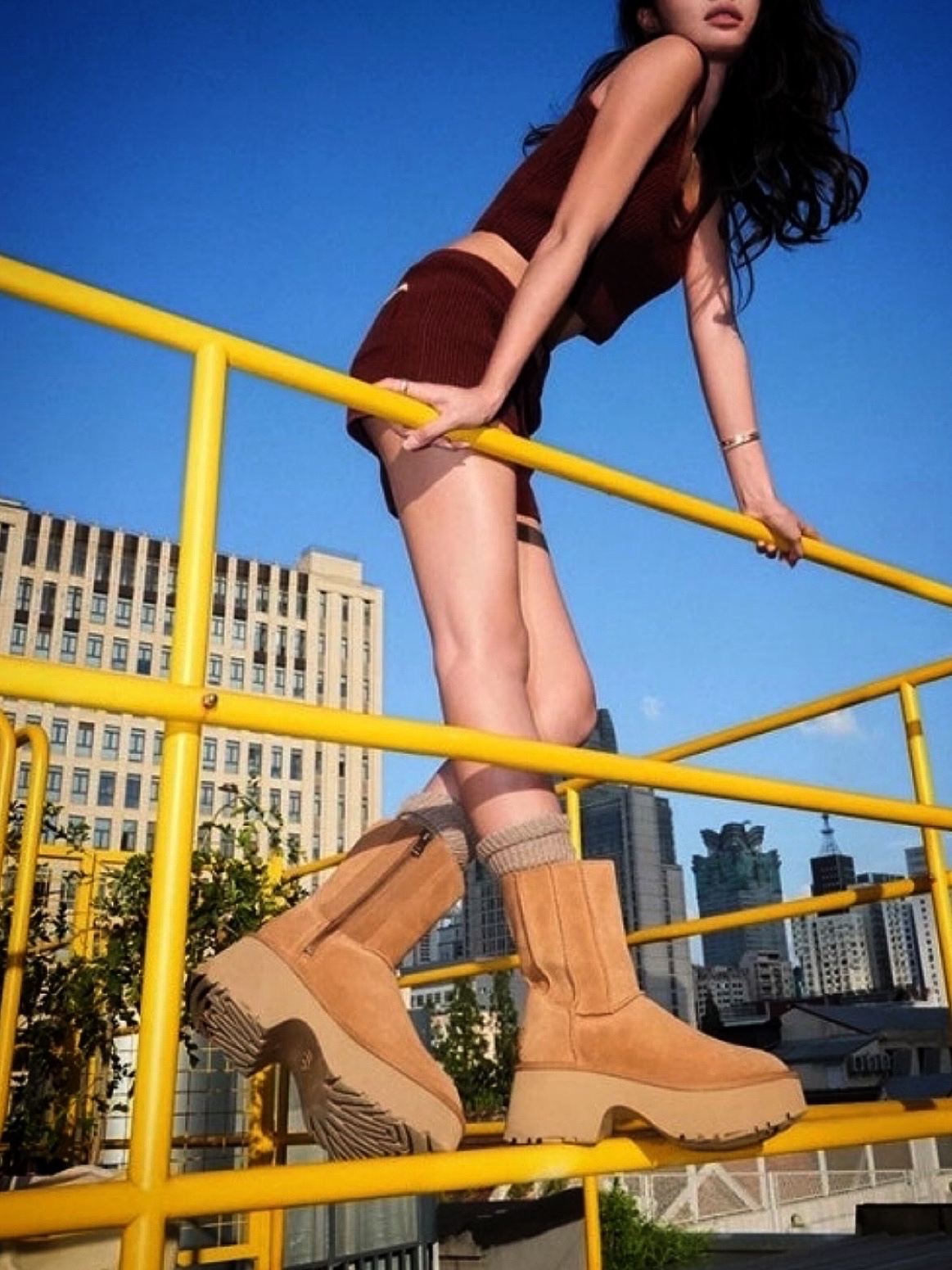 (W) UGG Classic Twin Seam New Heights Chestnut 착용 스타일 - 1
