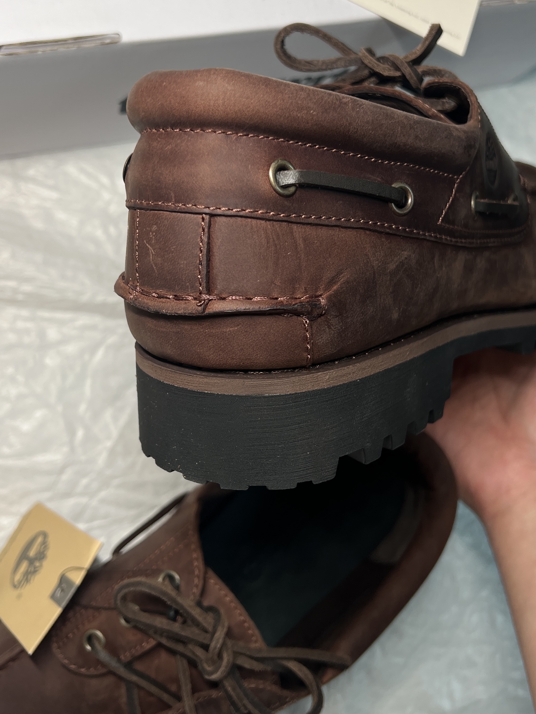Timberland x Thisisneverthat 3-Eye Authentic Boat Shoes Brown - Wide, Timberland Premium 6 inch Waterproof Boot Wheat Nubuck - Wide 착용 스타일 - 5