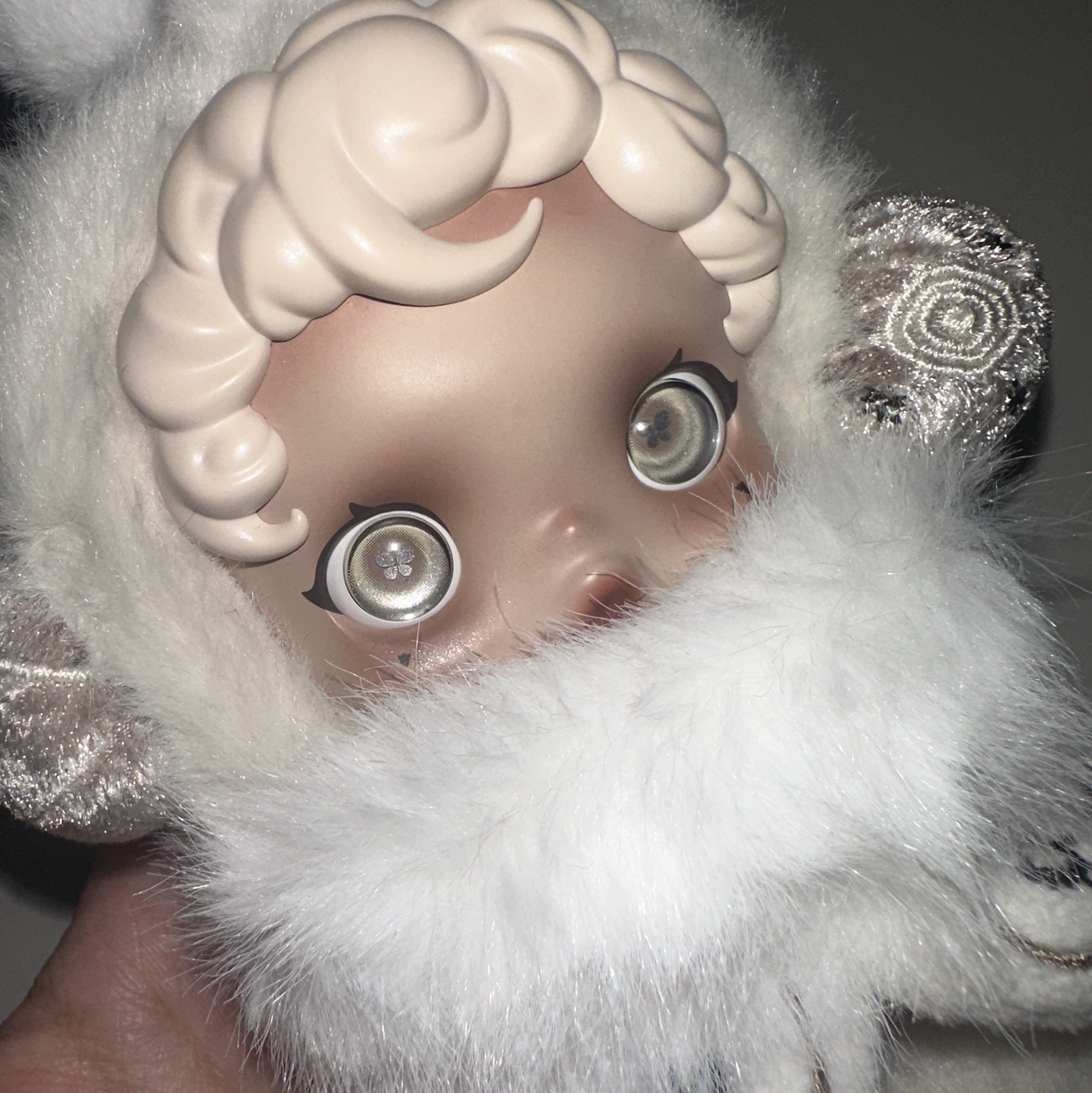 Pop Mart Skullpanda L’Impressionnisme Series Plush Doll Mist (Opened Case) 착용 스타일