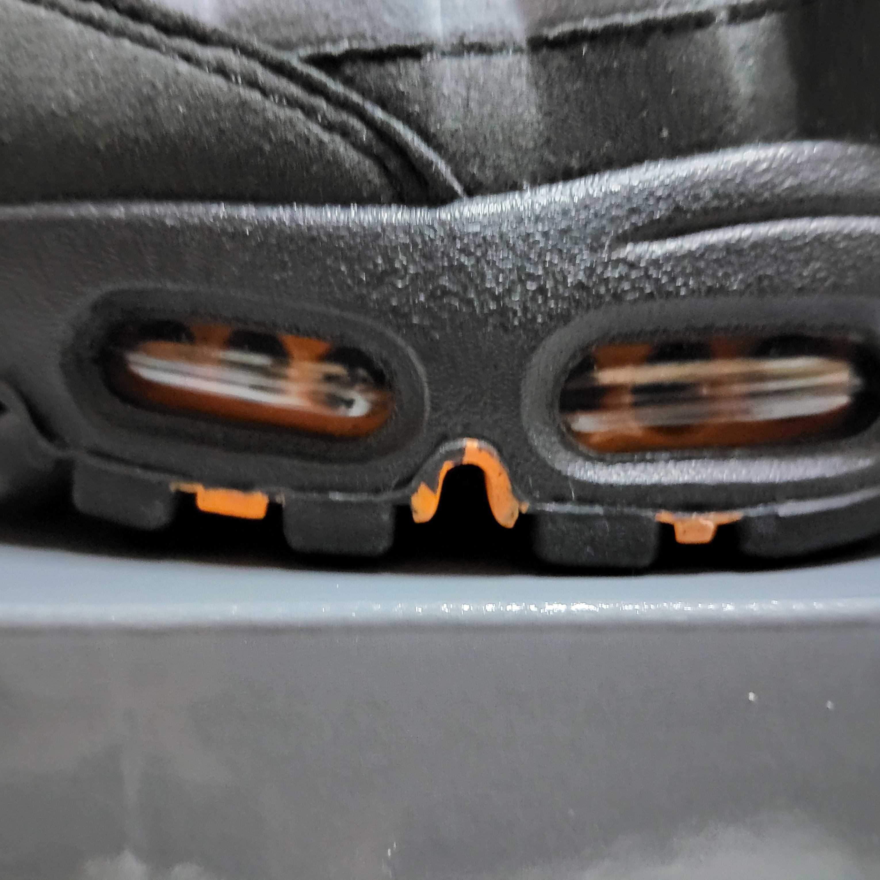 Nike Air Max 95 OG Bright Mandarin 착용 스타일 - 5