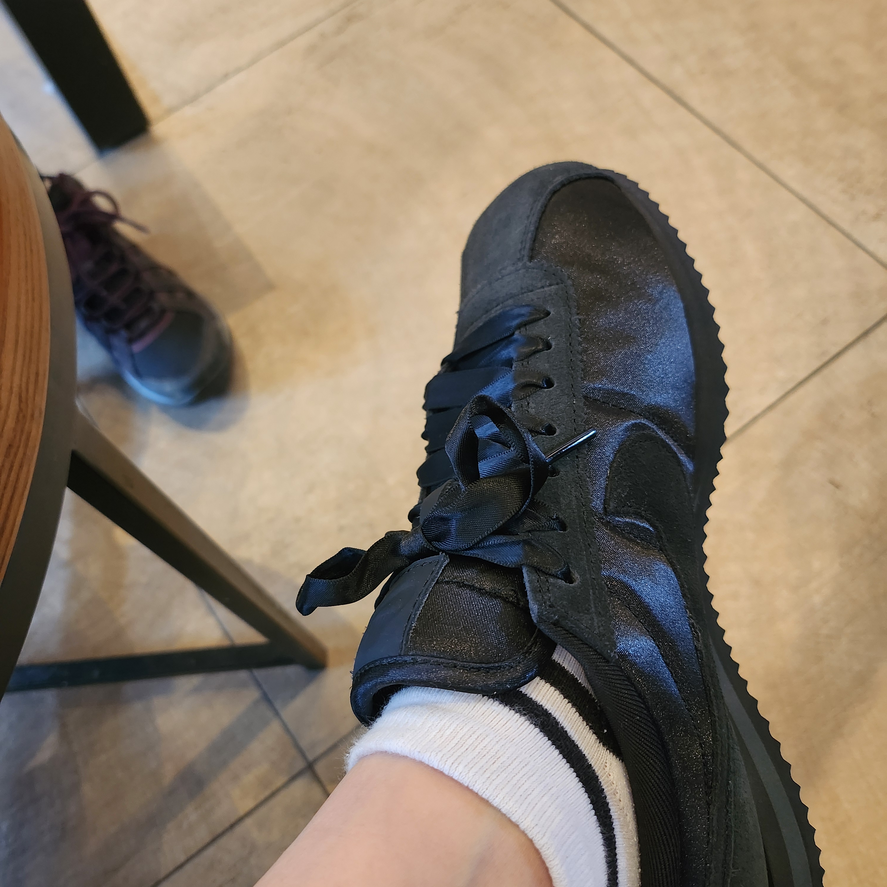 (W) Nike Cortez Textile Black 착용 스타일