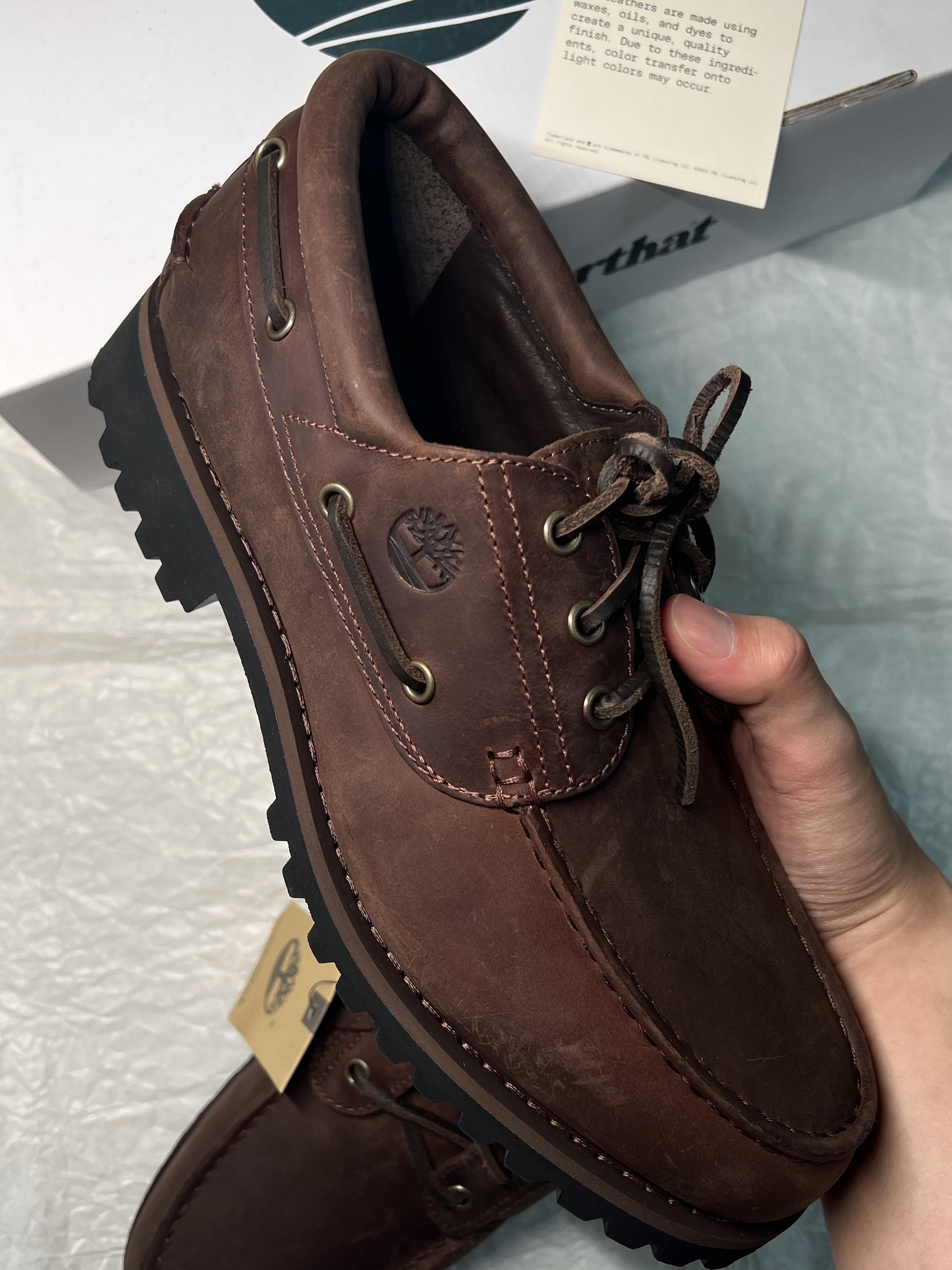 Timberland x Thisisneverthat 3-Eye Authentic Boat Shoes Brown - Wide, Timberland Premium 6 inch Waterproof Boot Wheat Nubuck - Wide 착용 스타일 - 1