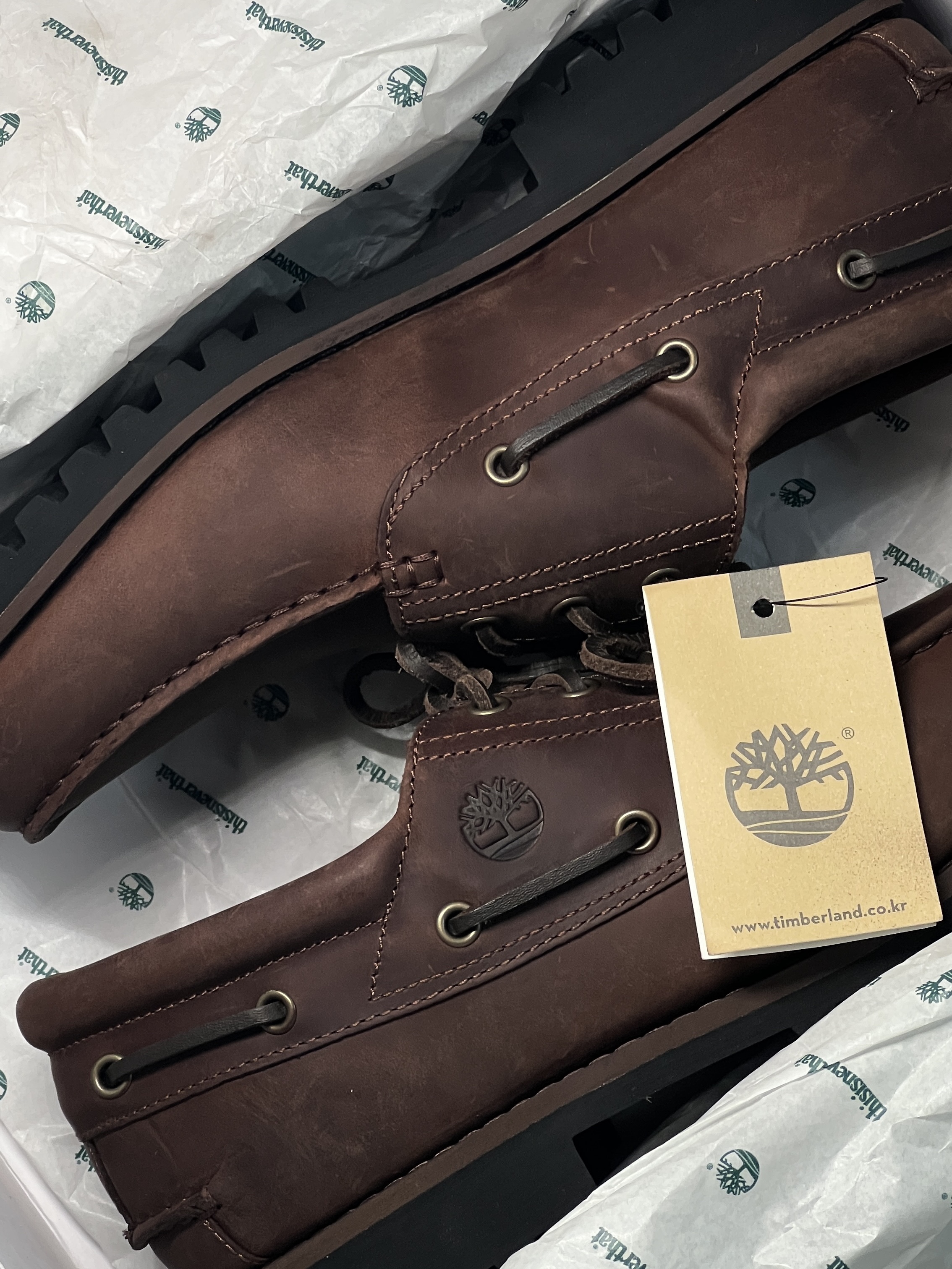 Timberland x Thisisneverthat 3-Eye Authentic Boat Shoes Brown - Wide, Timberland Premium 6 inch Waterproof Boot Wheat Nubuck - Wide 착용 스타일 - 3