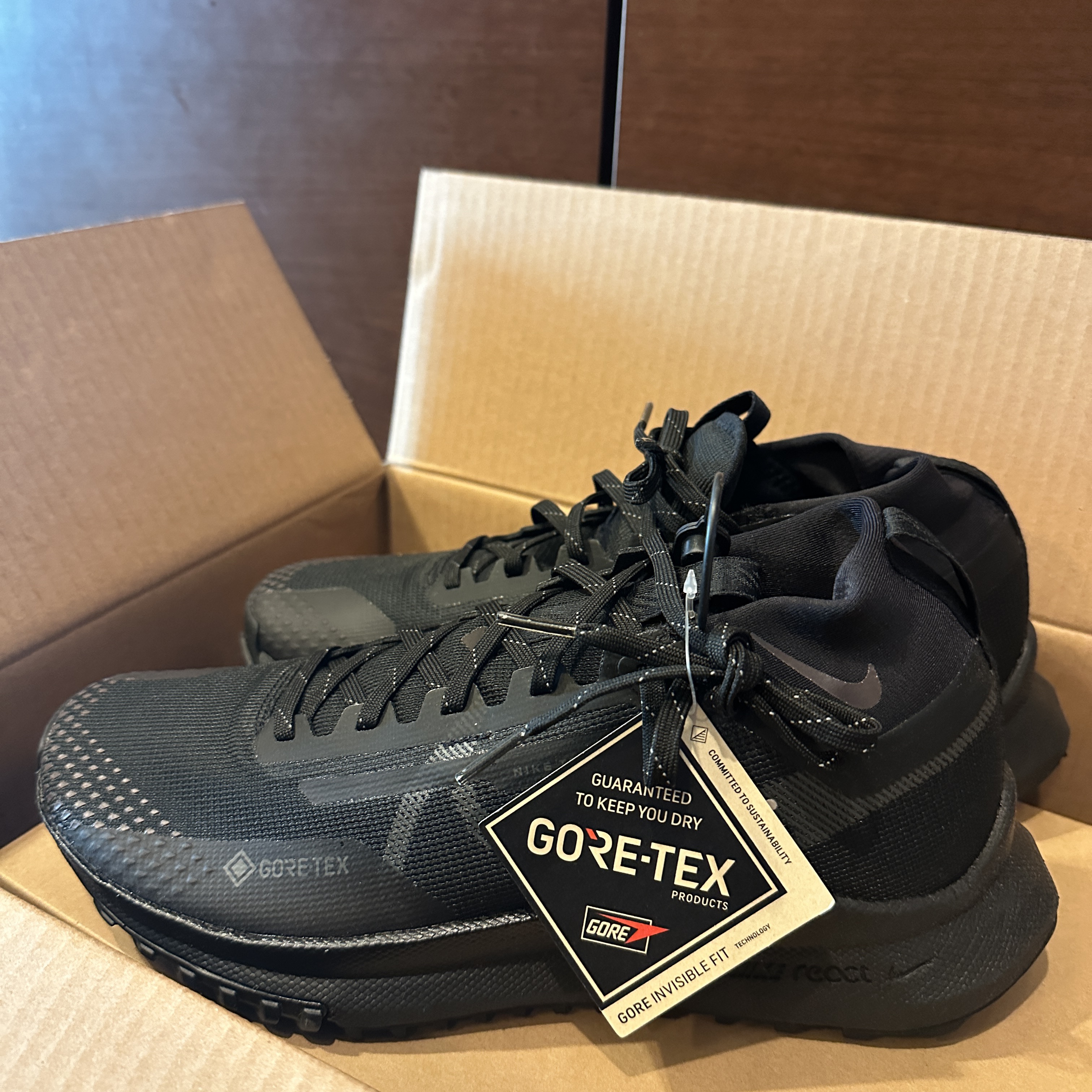 Nike React Pegasus Trail 4 Gore-Tex Black Velvet Brown 착용 스타일 - 1