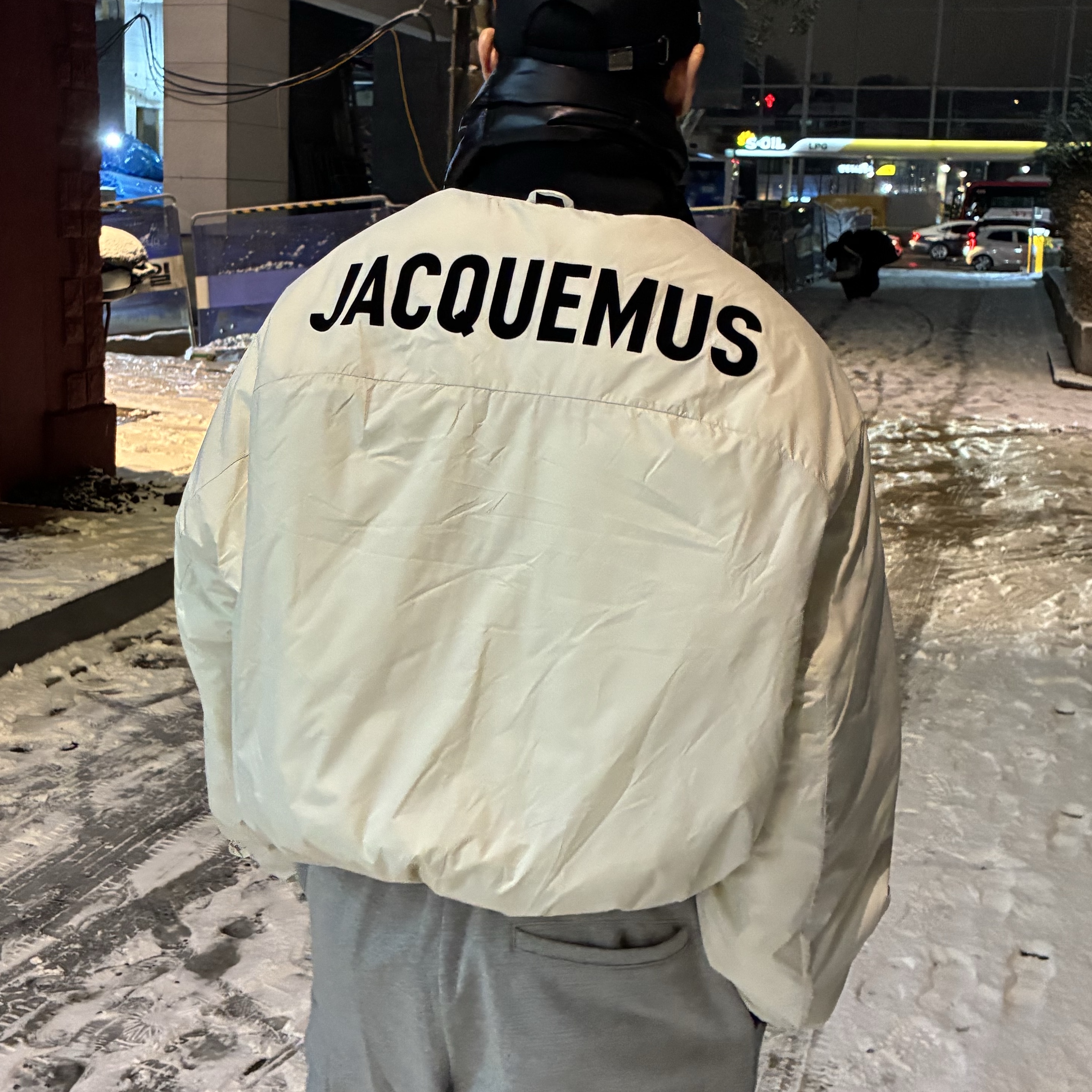 Nike x Jacquemus Gore-Tex 2-in-1 Jacket Black Light Orewood Brown (HQ5694-010) 착용 스타일