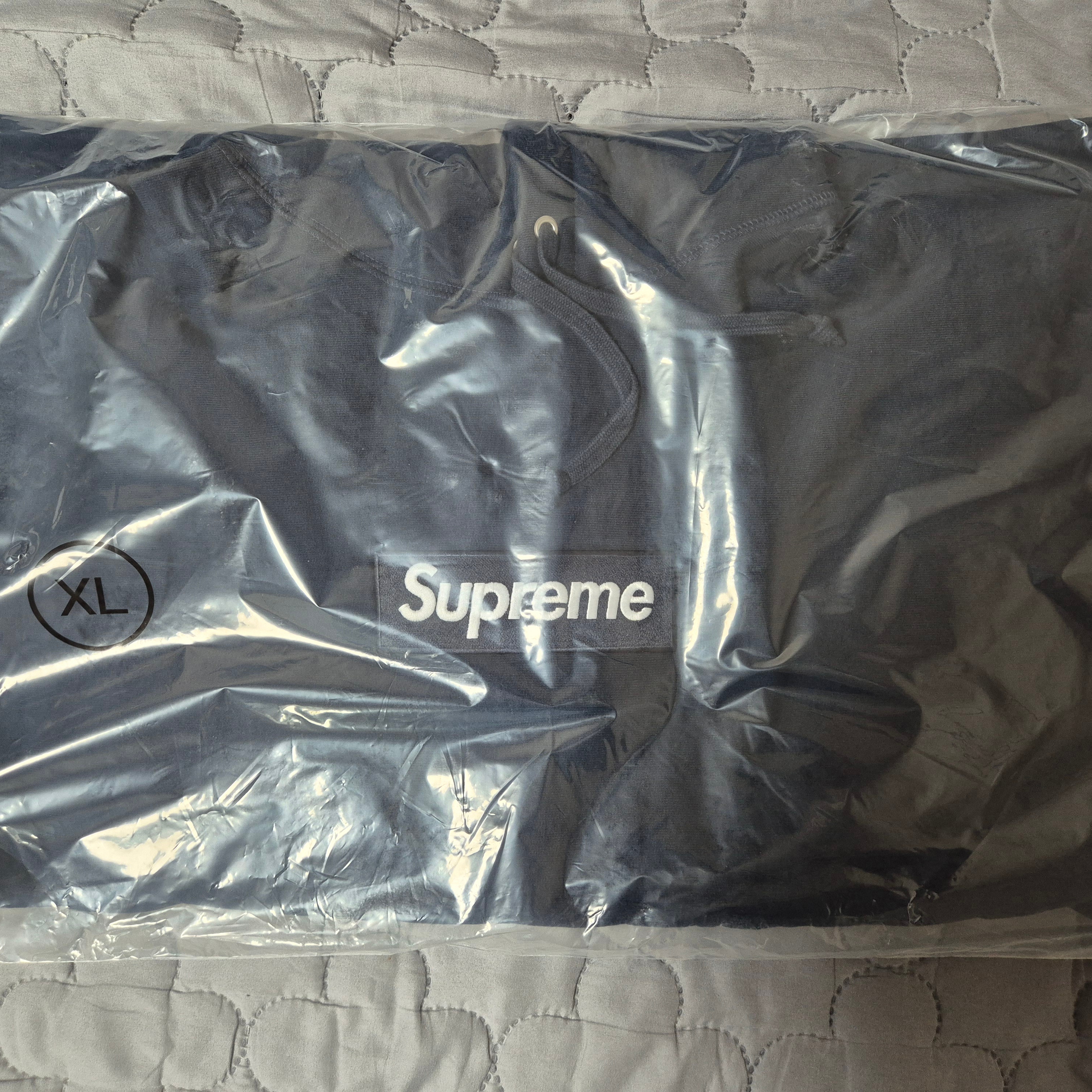 Supreme Box Logo Hooded Sweatshirt Navy - 25FW 착용 스타일 - 1