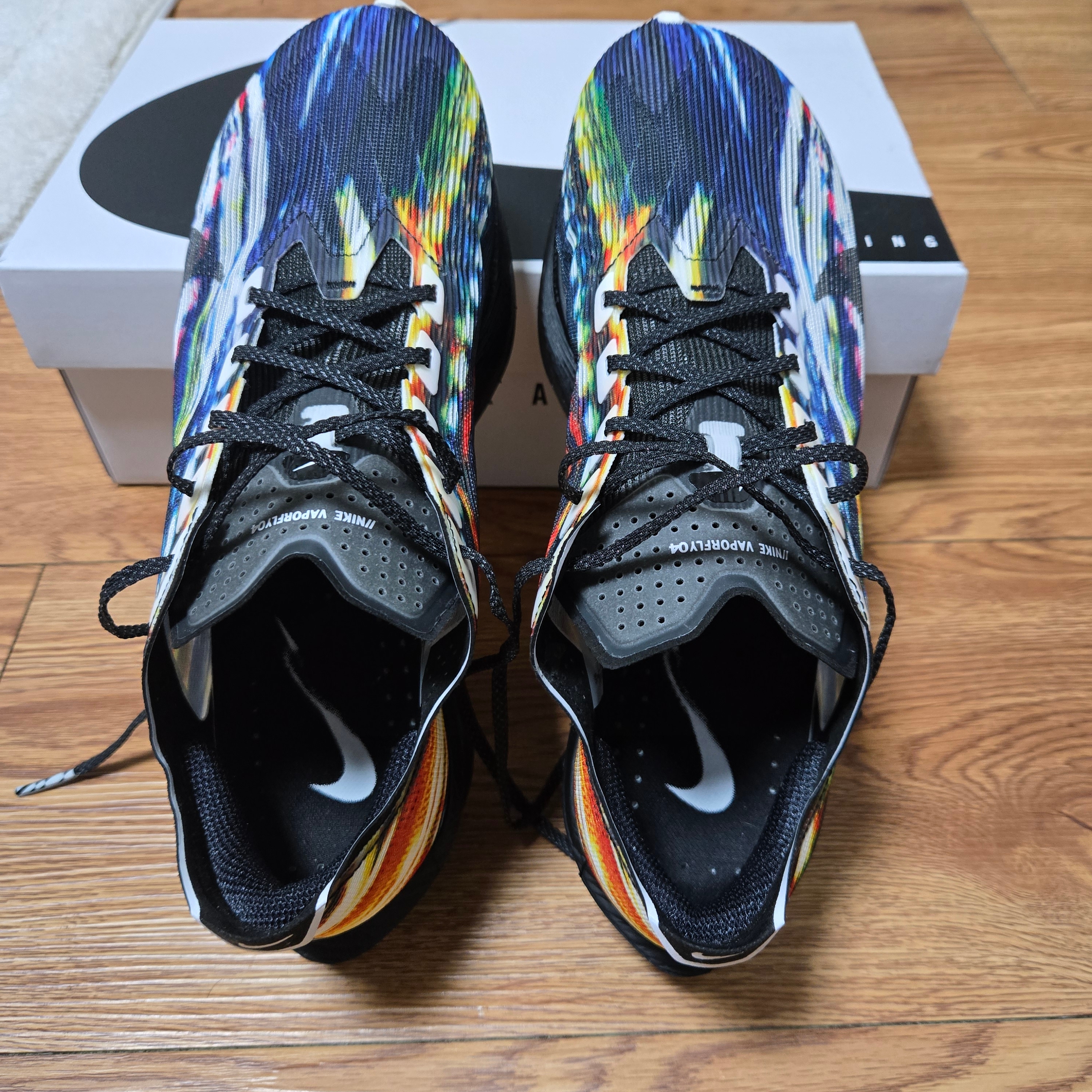 Nike ZoomX Vaporfly Next% 4 Premium Multi Color White 착용 스타일 - 3