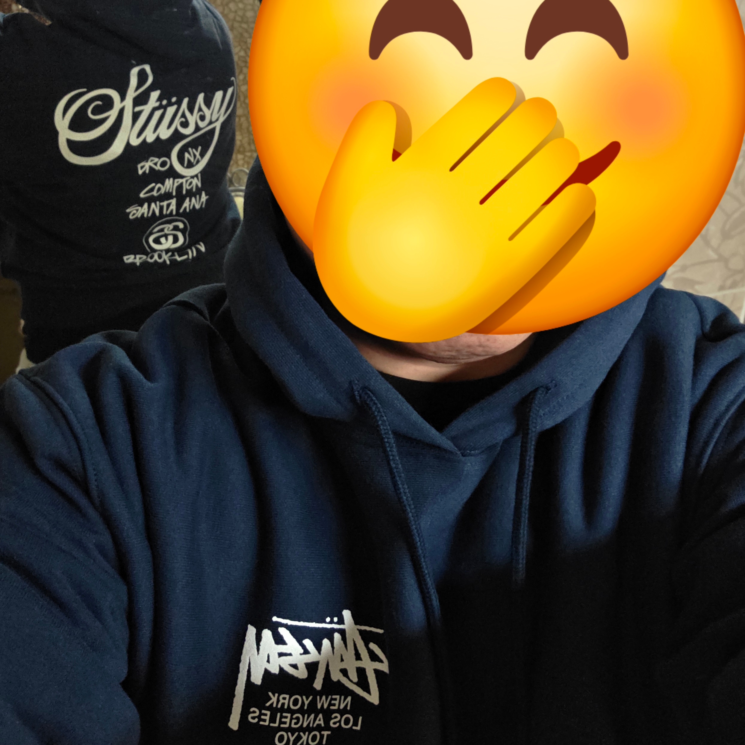 Stussy World Tour Hoodie Navy 2025 착용 스타일