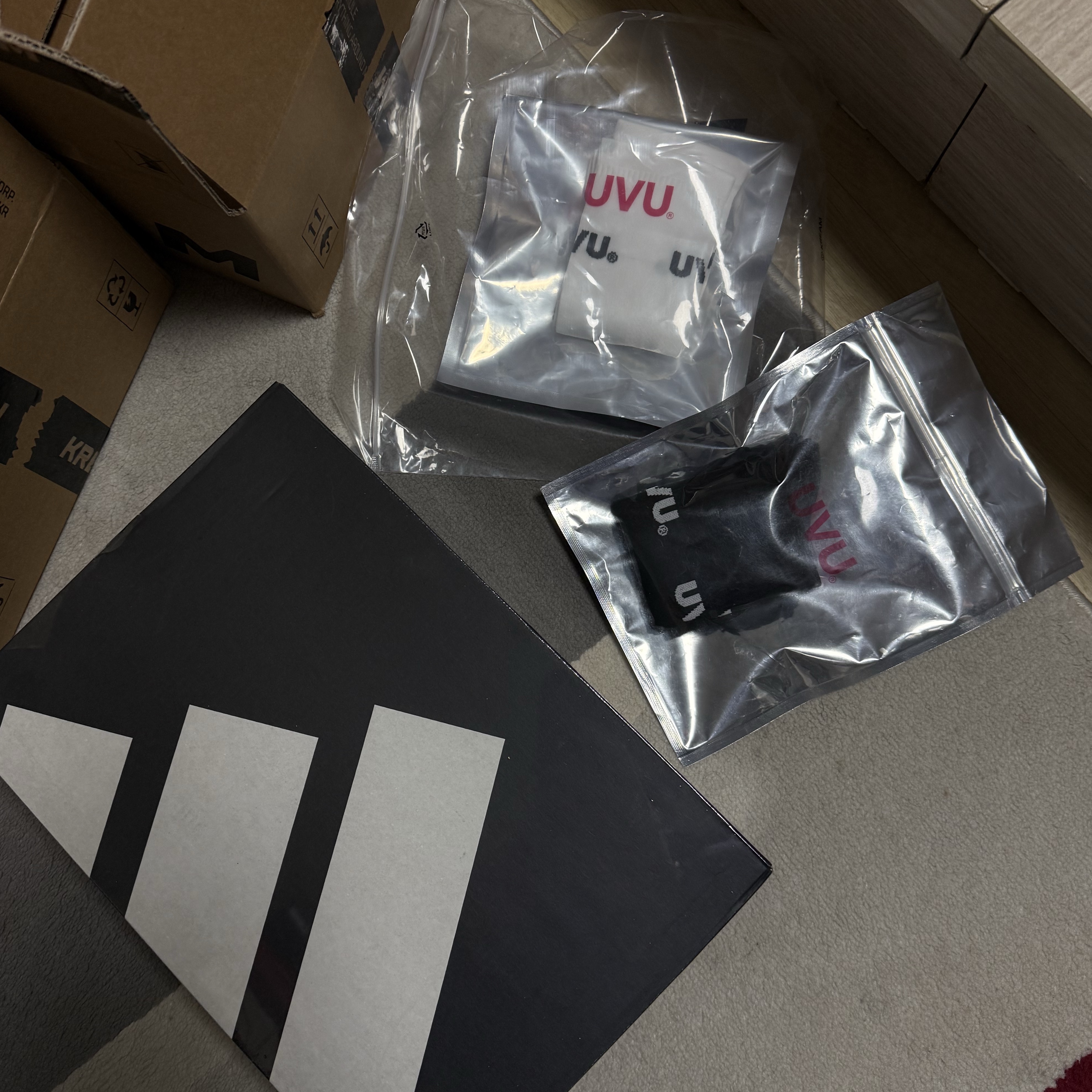 UVU Running Sock White, UVU Running Sock Black 착용 스타일