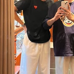 Play Comme des Garcons Red Heart T-Shirt Black, Casio A-158WA-1 착용 스타일