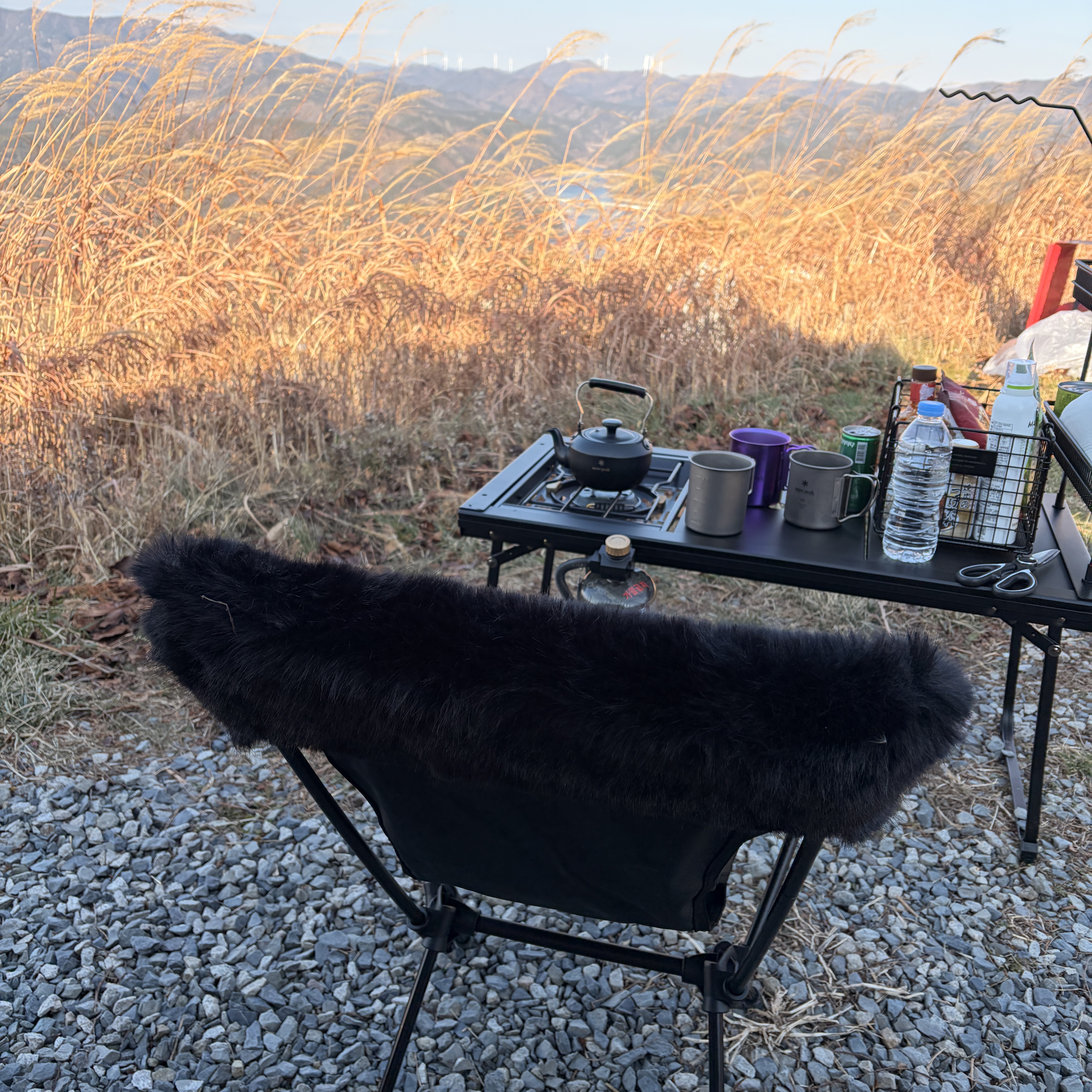 Helinox x Fragment x Pokemon INN Thunderbolt Project TBP Chair Black  (With Fur Cover), Snow Peak Classic Kettle Black 1.5 착용 스타일