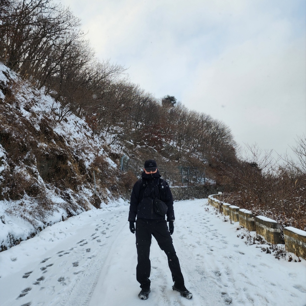 Arc'teryx Beta LT Jacket Black 착용 스타일 - 4