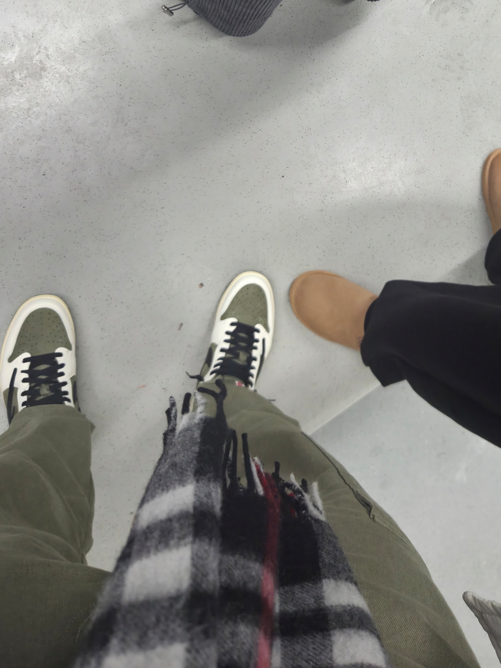 Jordan 1 x Travis Scott Retro Low OG SP Reverse Olive, Wooyoungmi Embroidered Ball Cap Black 착용 스타일 - 3