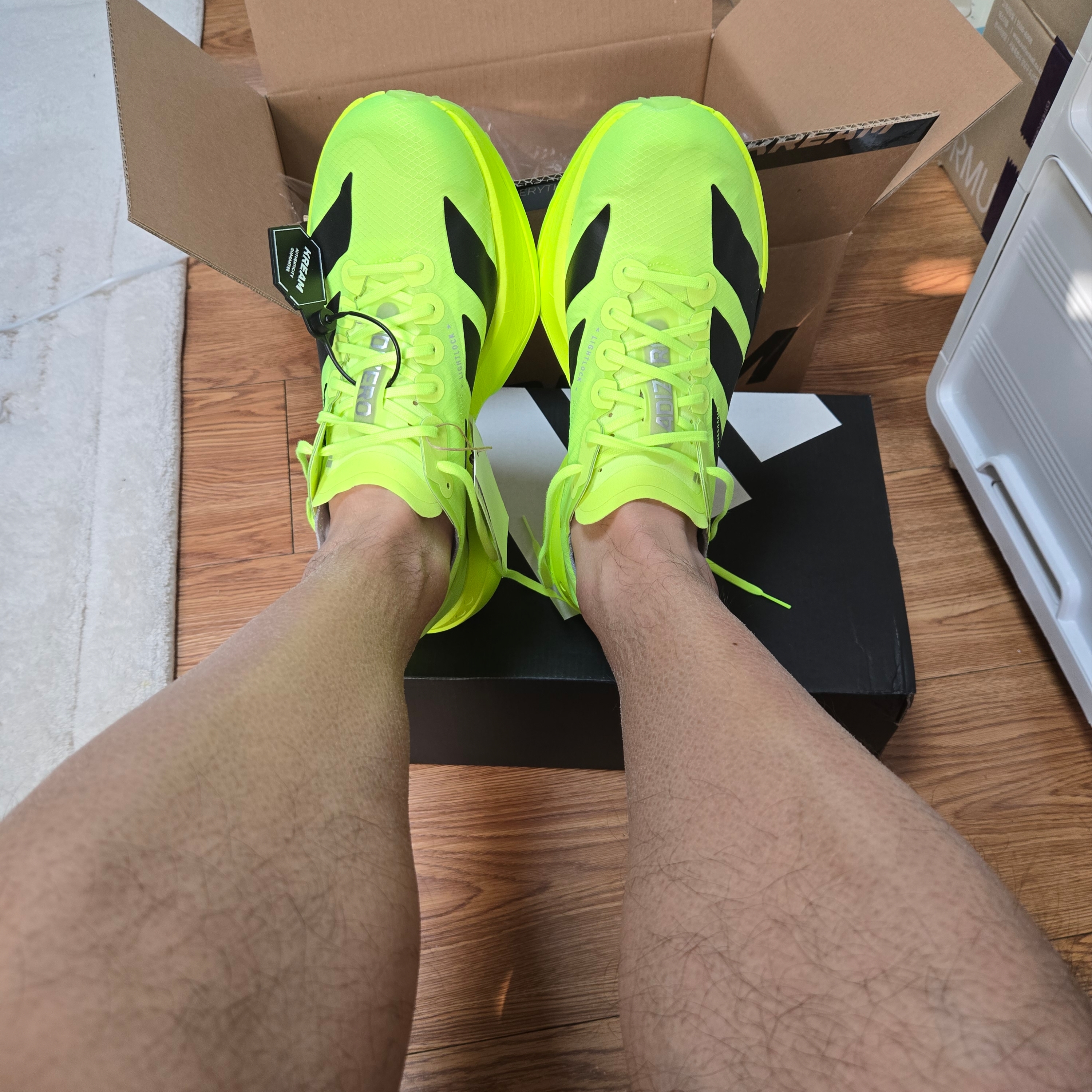 Adidas Adizero Adios Pro 4 Lucid Lemon Core Black 착용 스타일 - 5