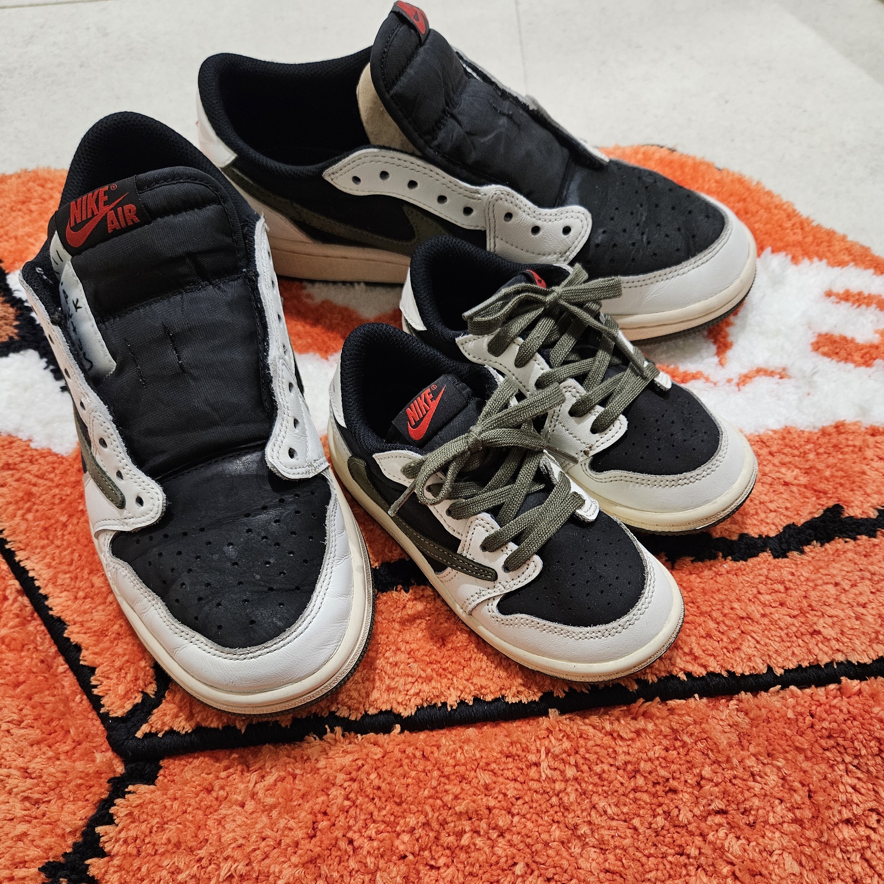 (W) Jordan 1 x Travis Scott Retro Low OG SP Medium Olive, (TD) Jordan 1 x Travis Scott Retro Low OG SP Medium Olive 착용 스타일 - 2