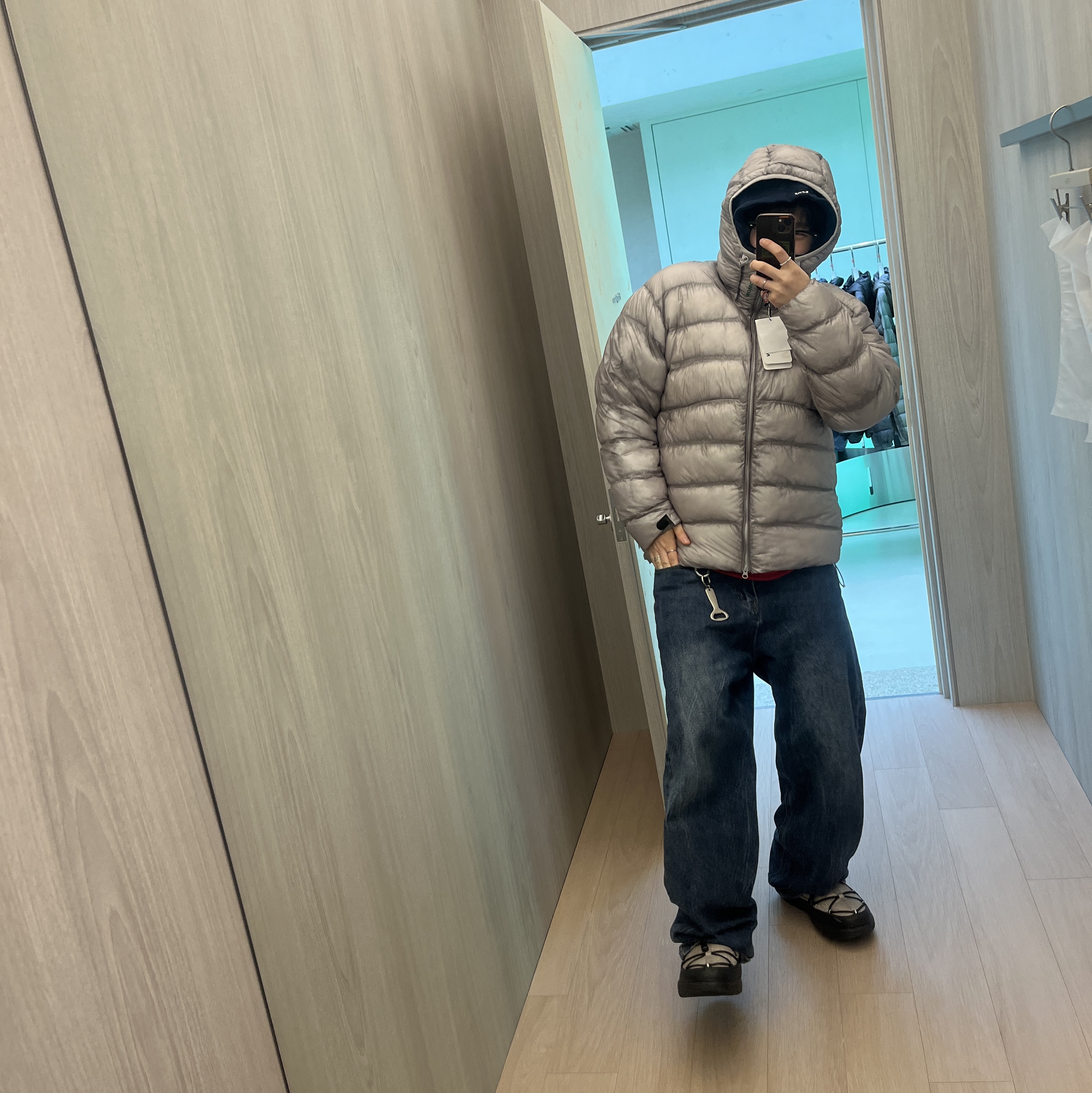 Salomon UNI Cross Insulation Jacket Light Grey 착용 스타일