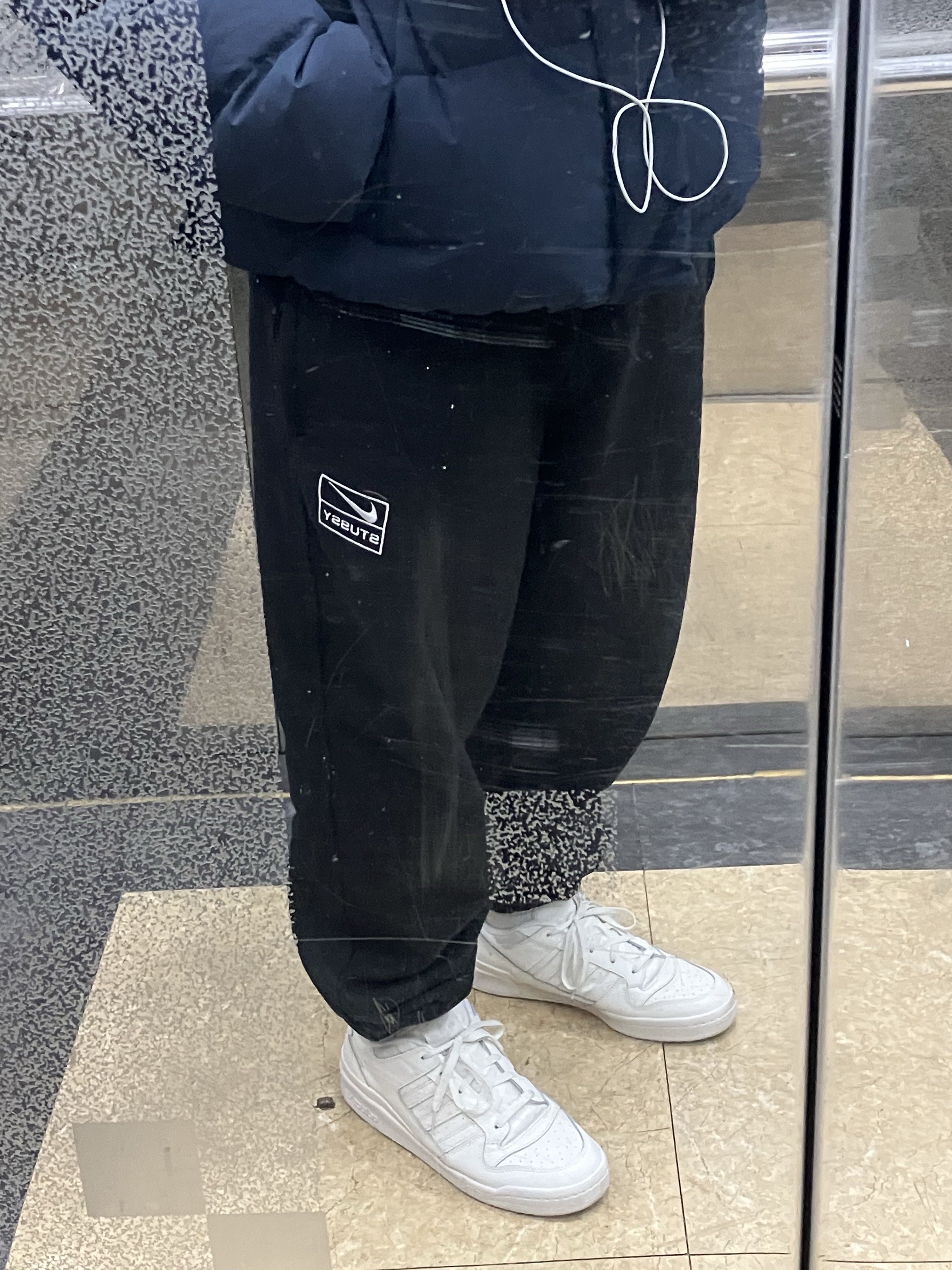 Nike x Stussy Washed Fleece Pants Black (FN5235-010) 착용 스타일