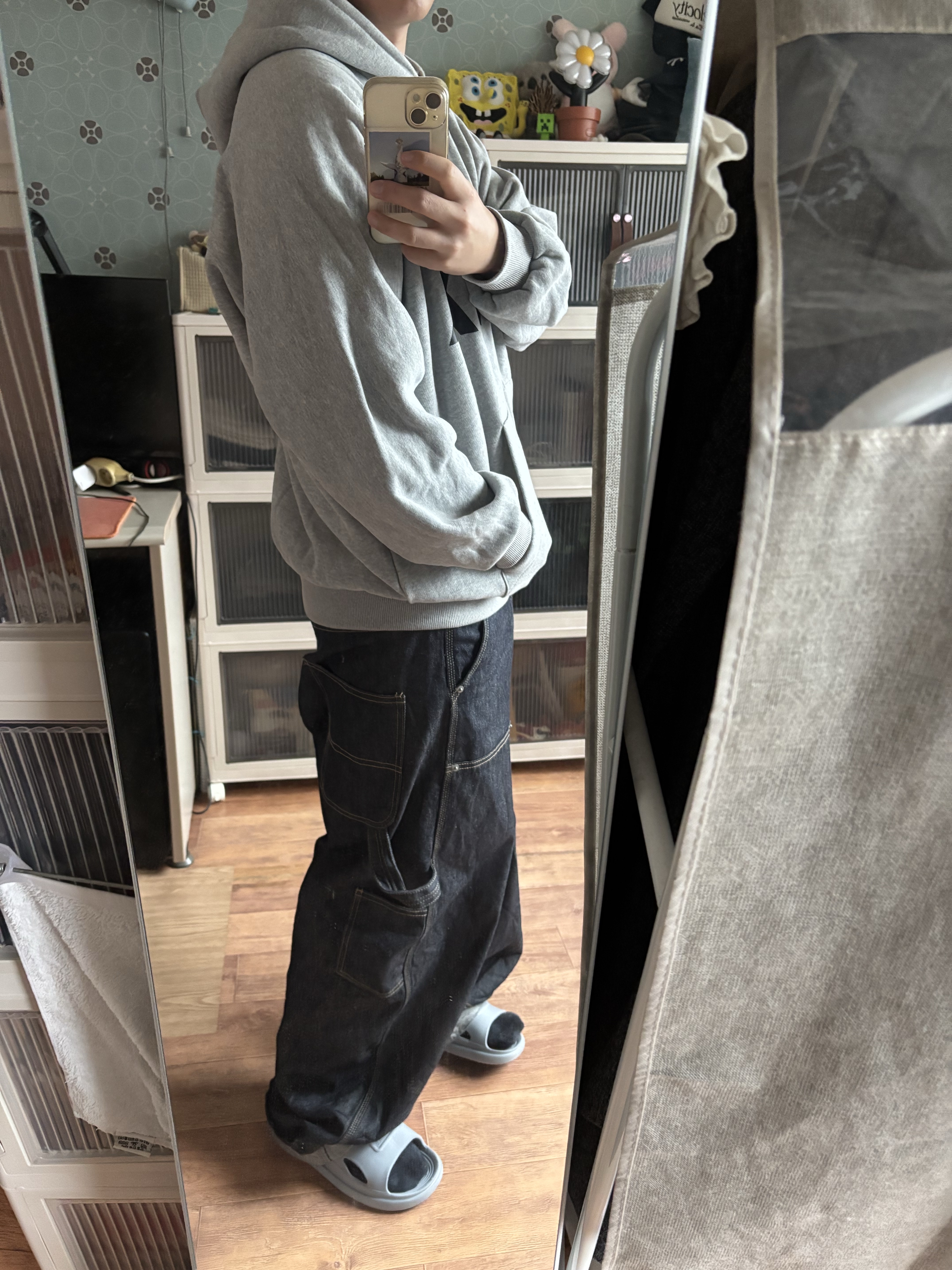 Yeezy HD-10 Grey - Korea Limited, GRAILZ x KOIN SEOUL Carpenter Raw Denim Pants Indigo 착용 스타일 - 2