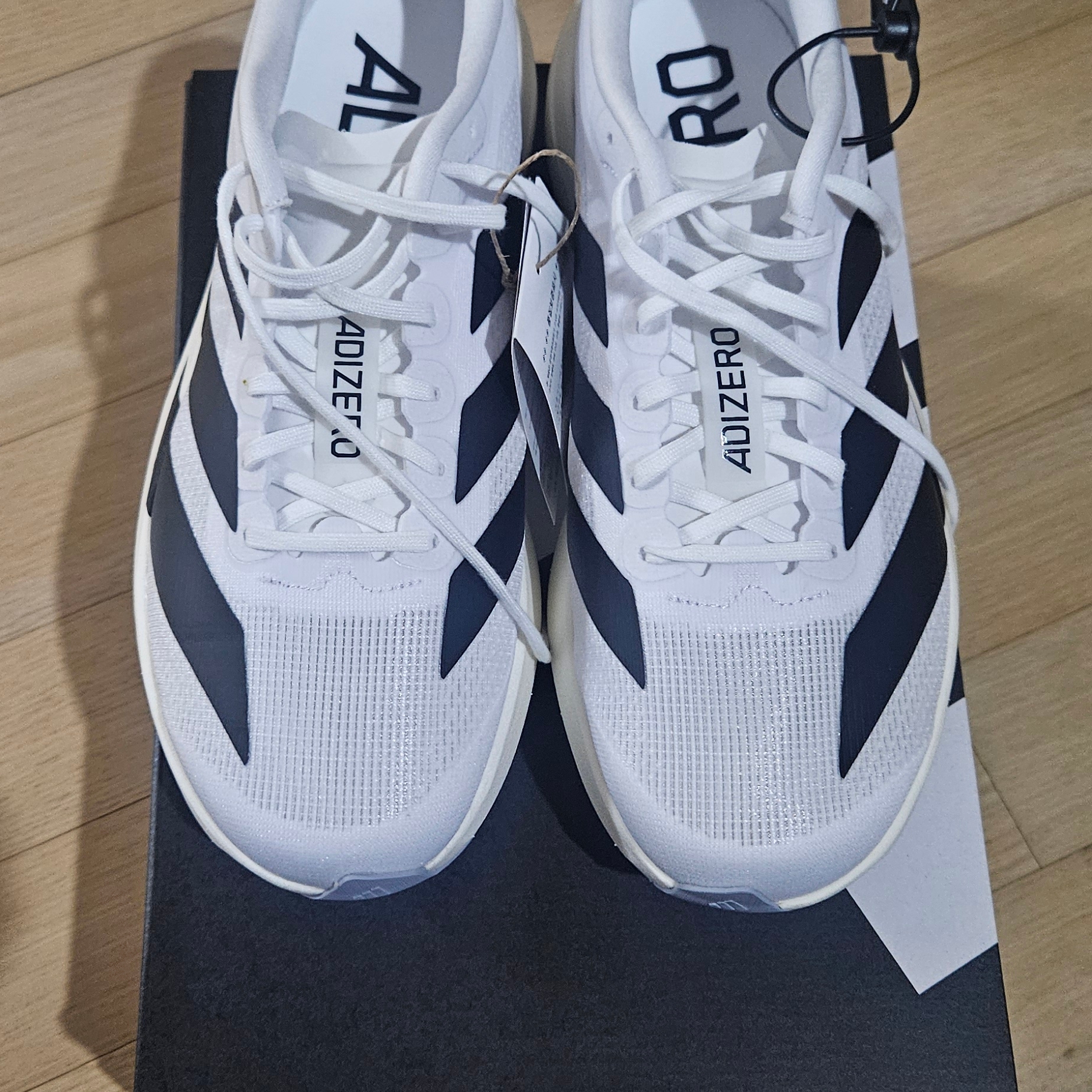 Adidas Adizero EVO SL Cloud White Core Black 착용 스타일 - 1