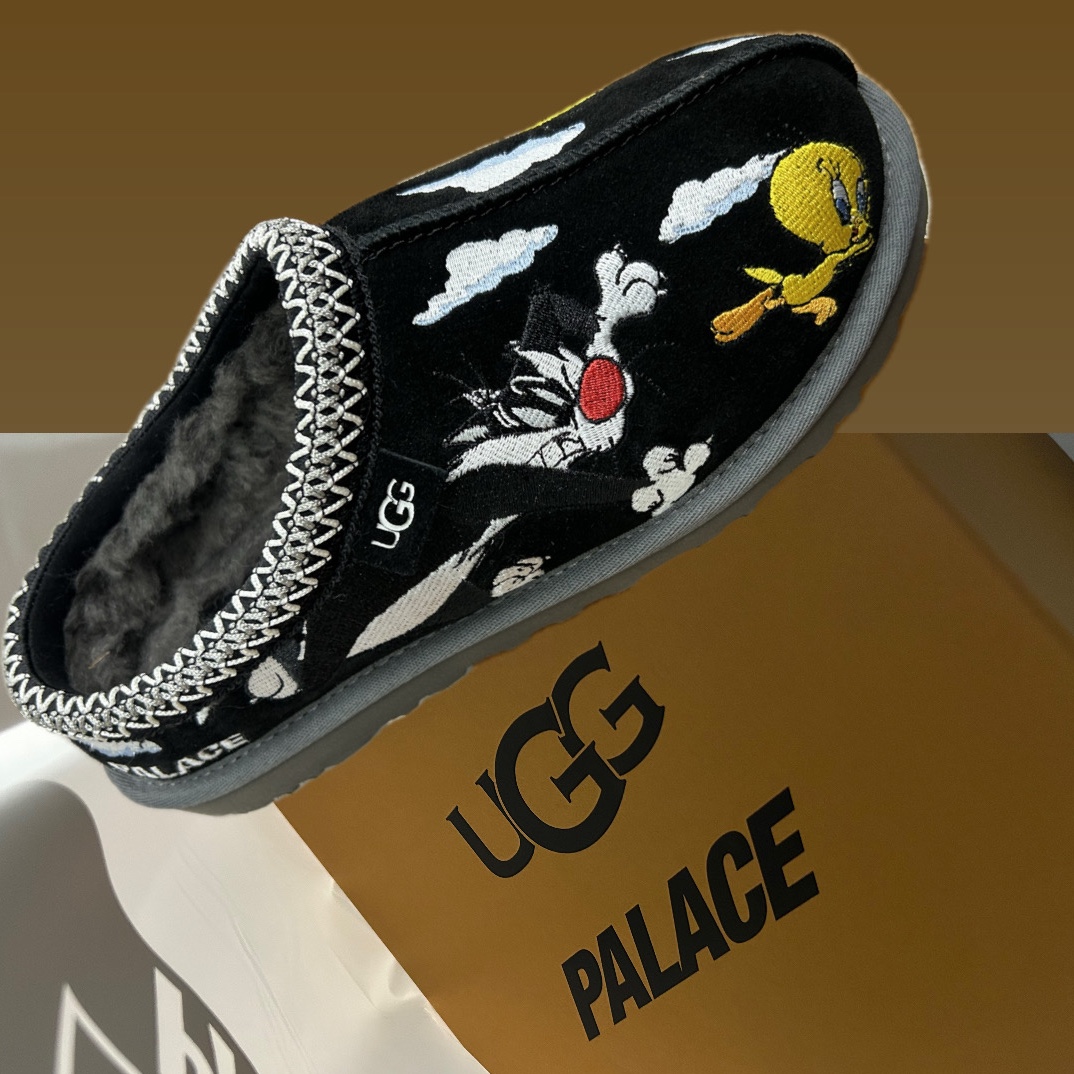 UGG x Palace x Looney Tunes Tasman Slipper Chestnut, UGG x Palace x Looney Tunes Tasman Slipper Black 착용 스타일