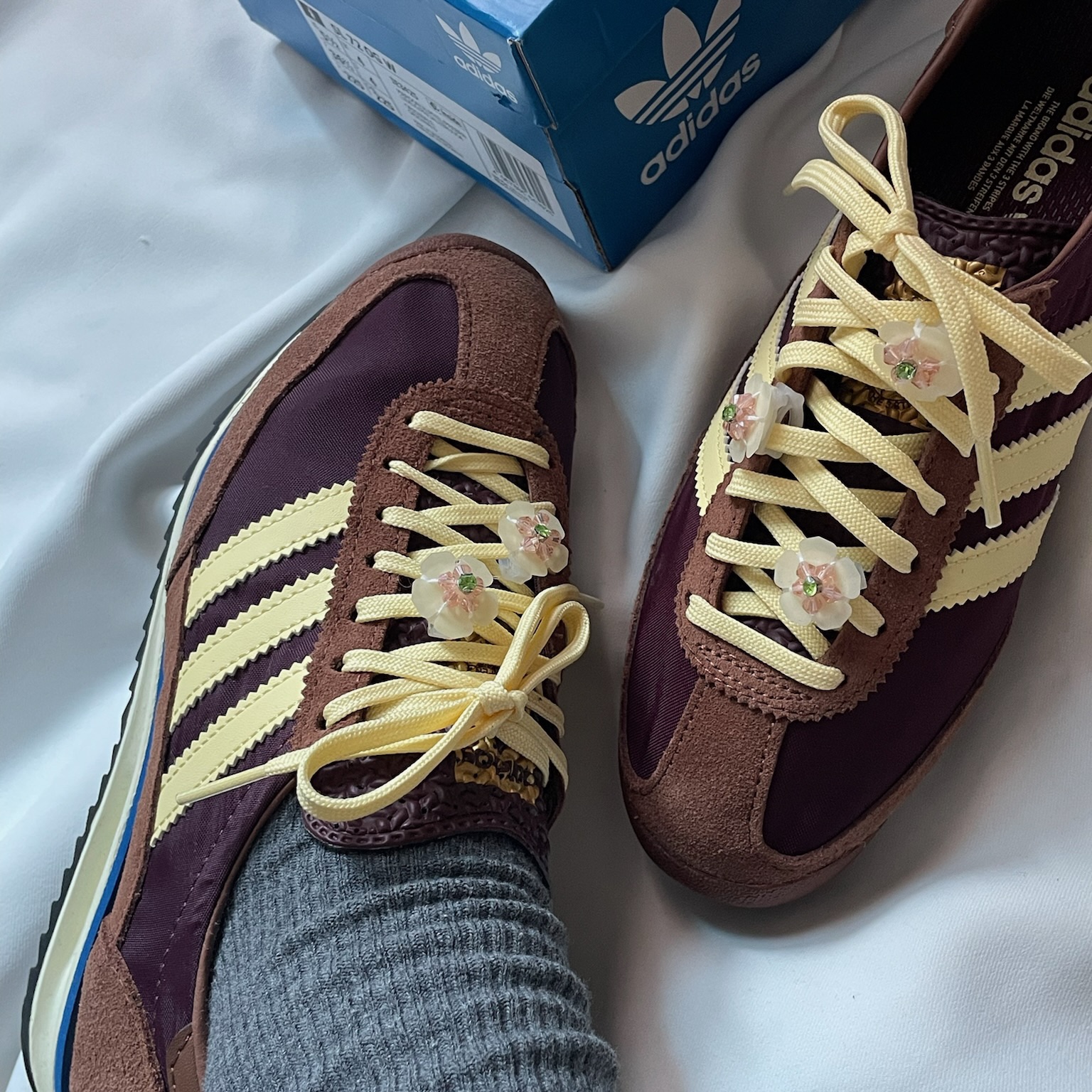 (W) Adidas SL 72 OG Maroon Almost Yellow 착용 스타일 - 2