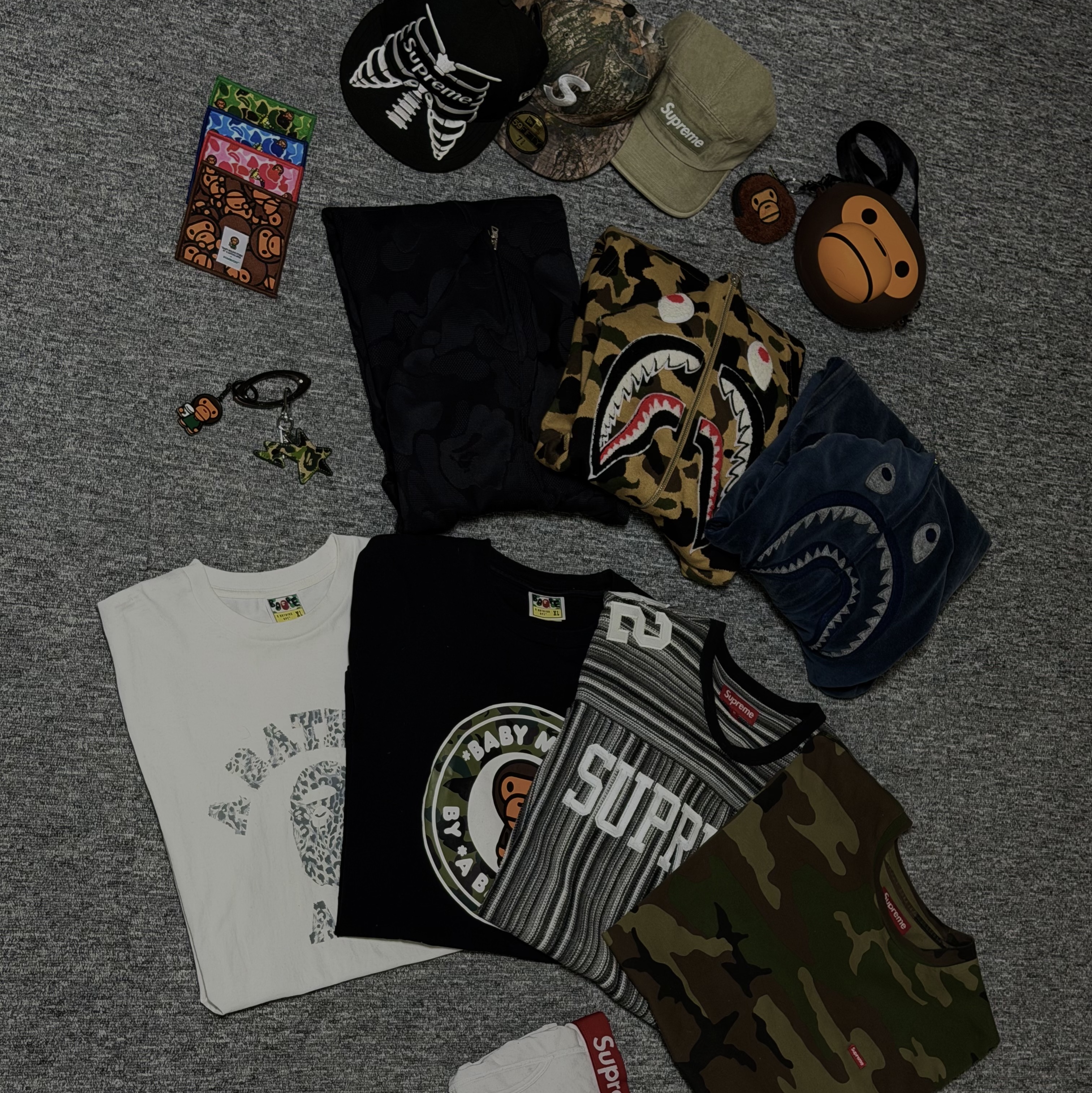BAPE Solid Camo Jacquard One Point Relax Fit Zip Hoodie Black, BAPE 1st Camo Jacquard Shark Hoodie Yellow 착용 스타일
