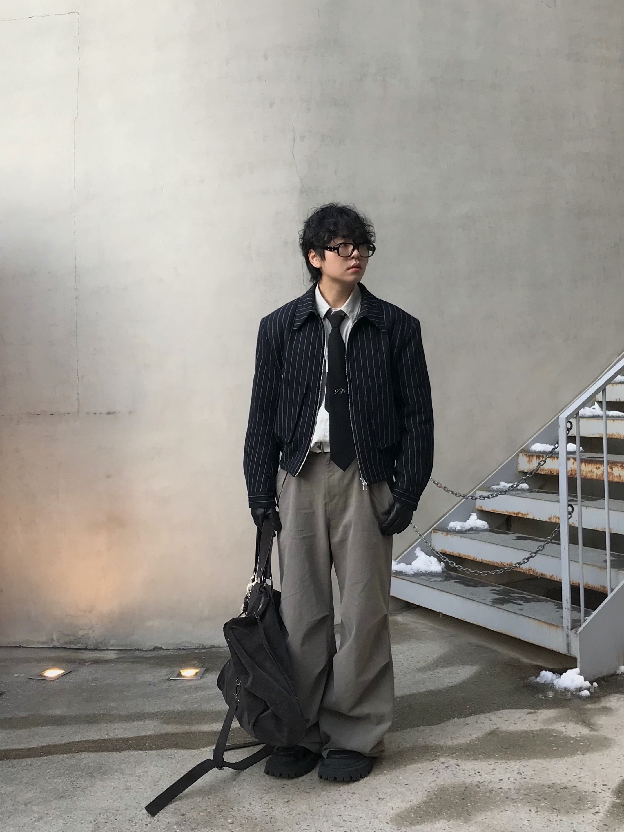 Gentle Monster x Maison Margiela MM114 Black Clear, Balenciaga Tractor Loafer Black 착용 스타일 - 5