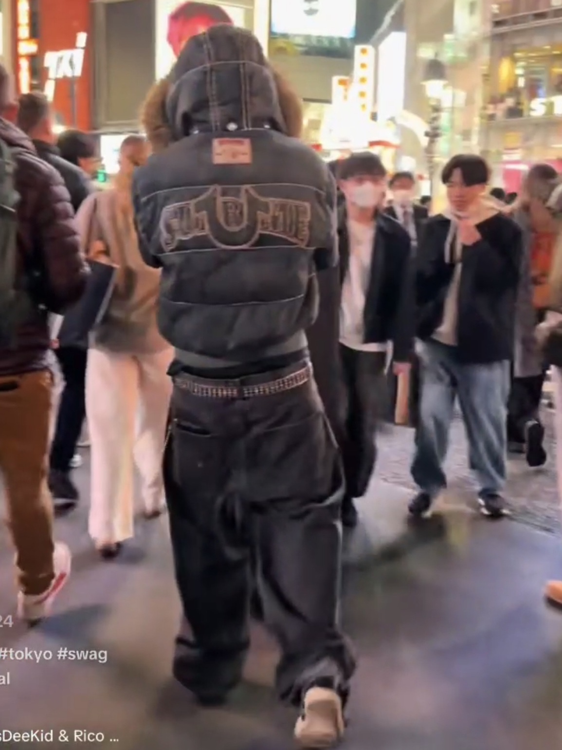 Supreme x True Religion Puffer Jacket Dirty Indigo - 25FW 착용 스타일 - 3