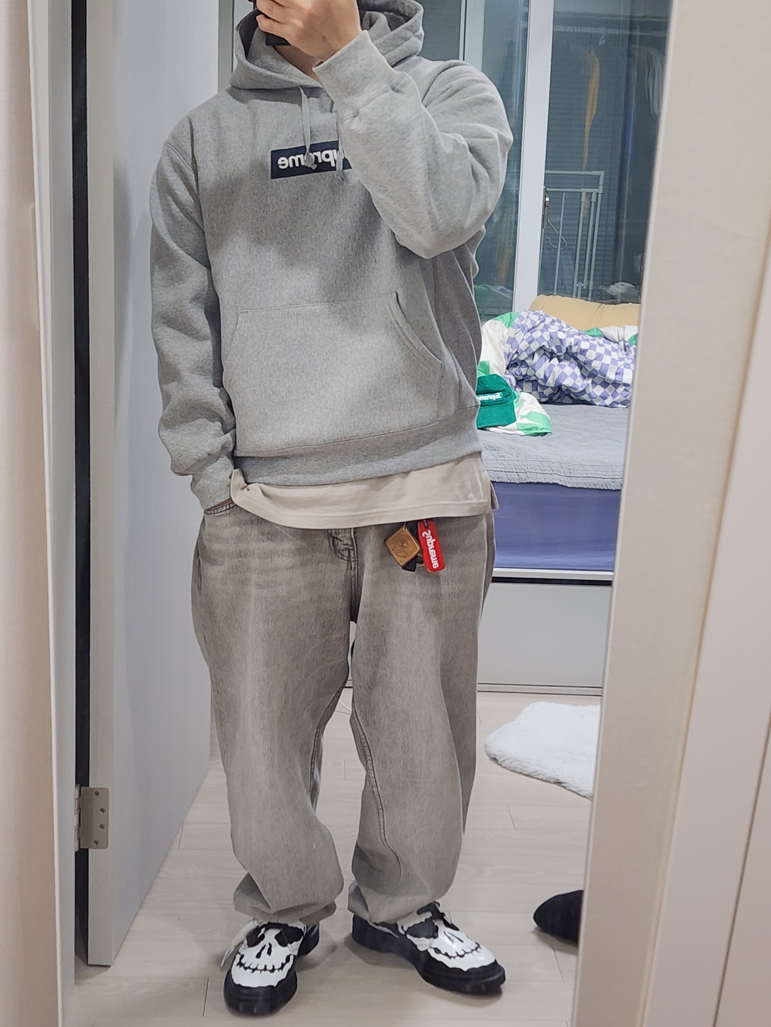 Supreme Box Logo Hooded Sweatshirt Heather Grey - 25FW, Dr. Martens x Supreme 1461 3-Eye Shoe Black - 25FW 착용 스타일 - 1