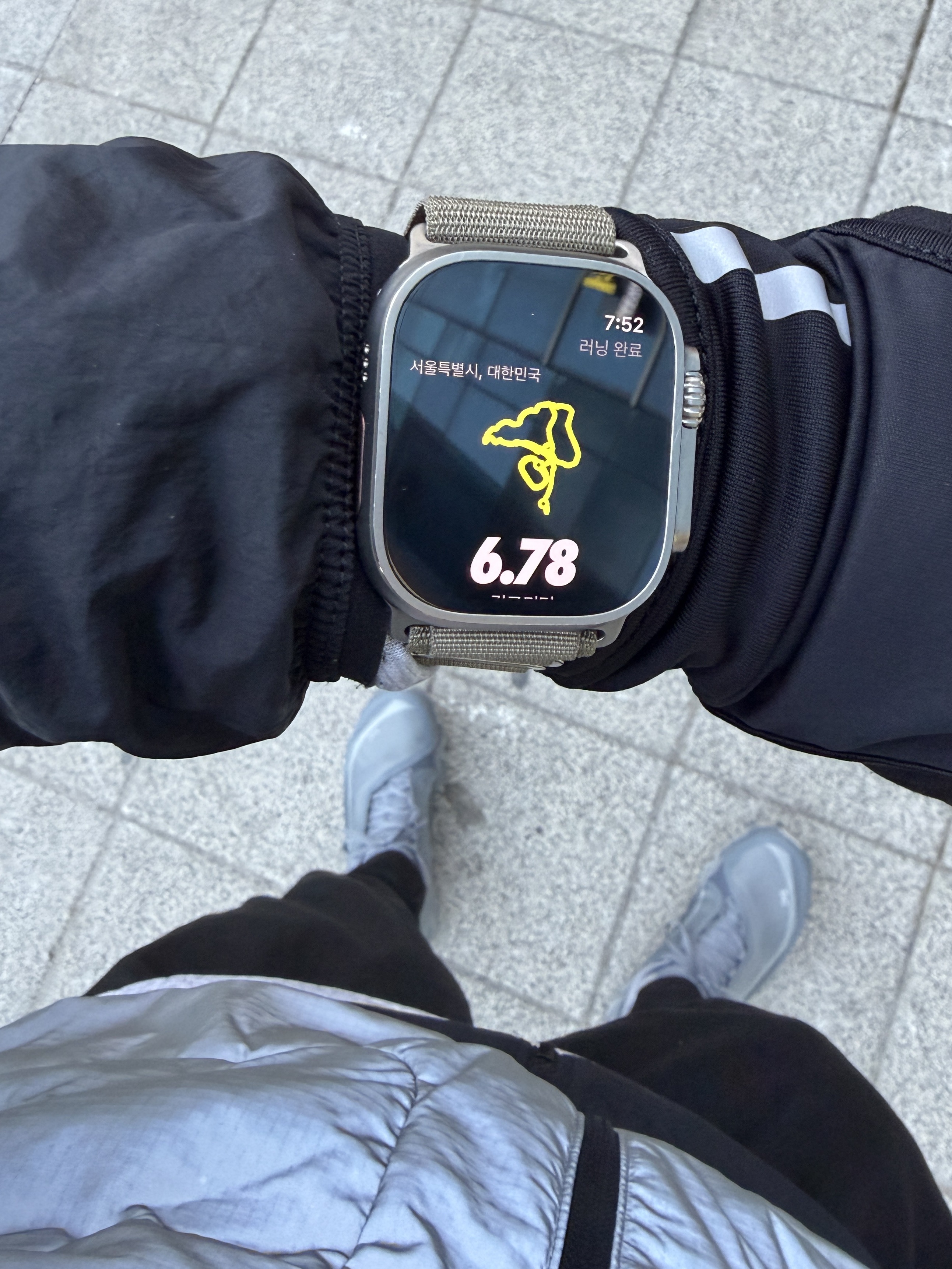 Nike Therma-Fit ADV Running Division Running Vest Reflect Silver - Asia, On Running x Post Archive Faction (Paf) Cloudmonster Hyper Phantom Apollo 착용 스타일